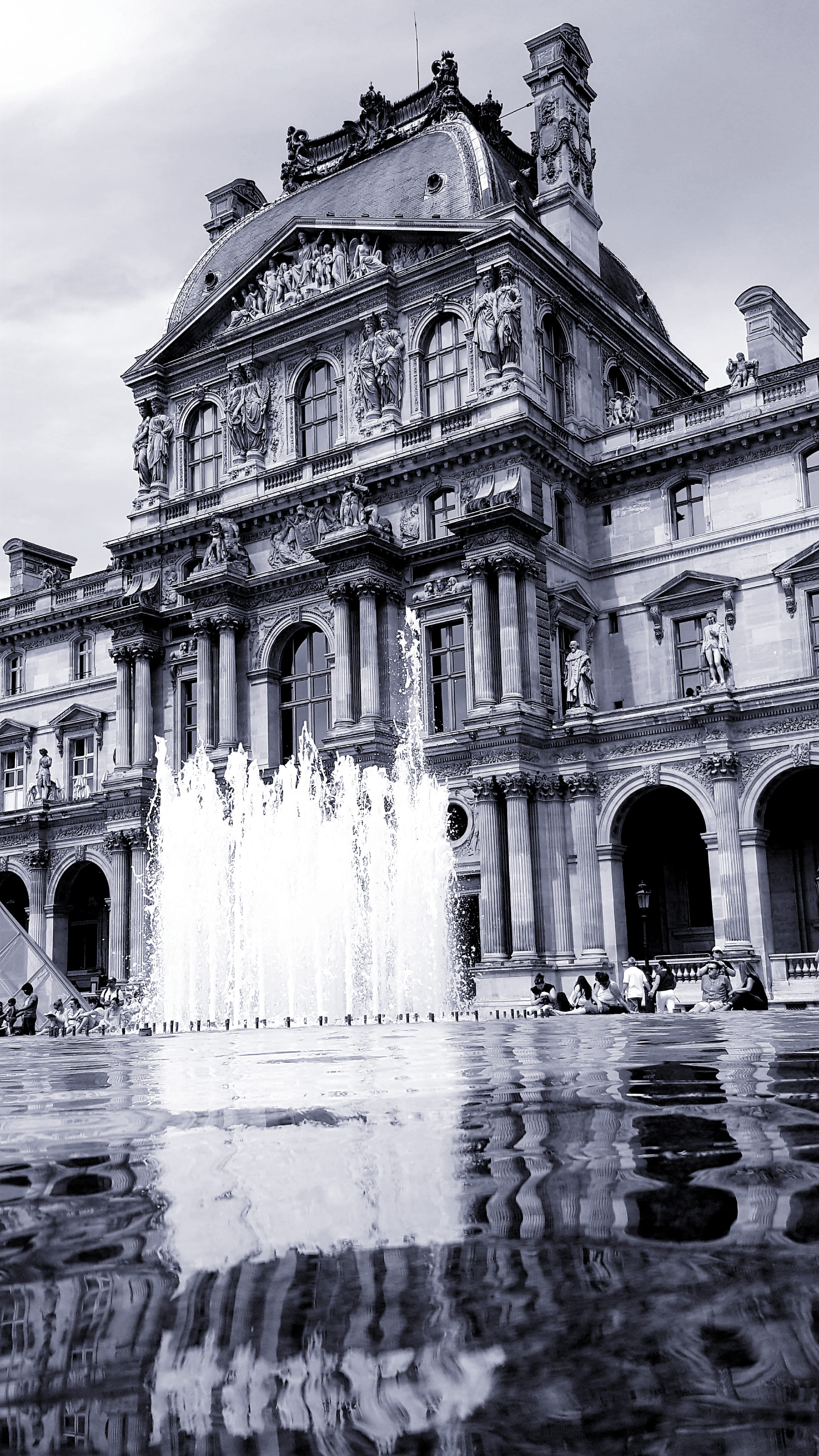 photoholgic, ornate, water, sky, museum, low angle view, travel, spraying, monochrome, history, tourism, building exterior, reflection, motion, flowing water, Phone HD Wallpaper