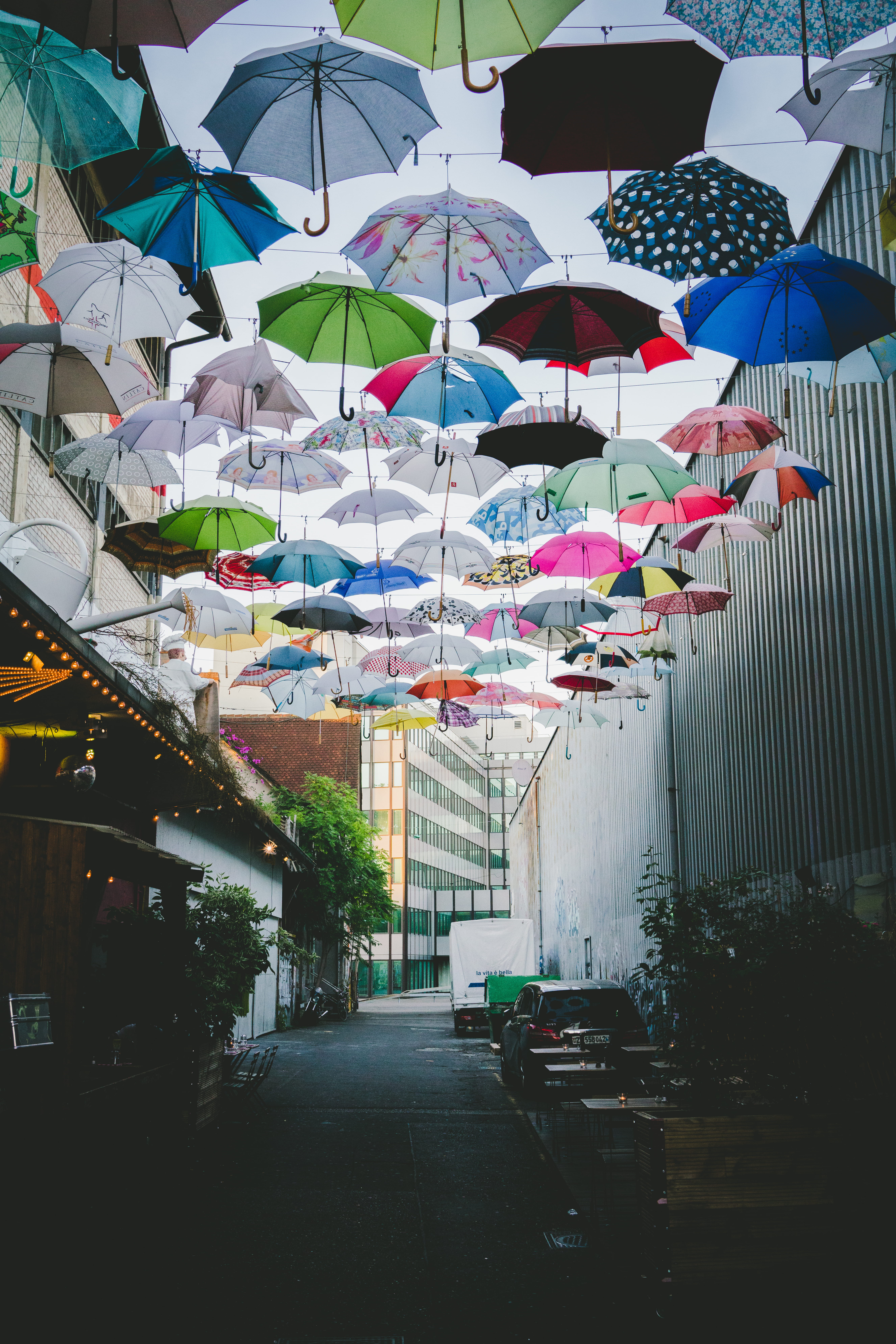 day, market, colored, no people, assorted, protection, wet, city, sky, daytime, outdoors, built structure, lot, decoration, hanging, nature, 8K, rain, Phone HD Wallpaper