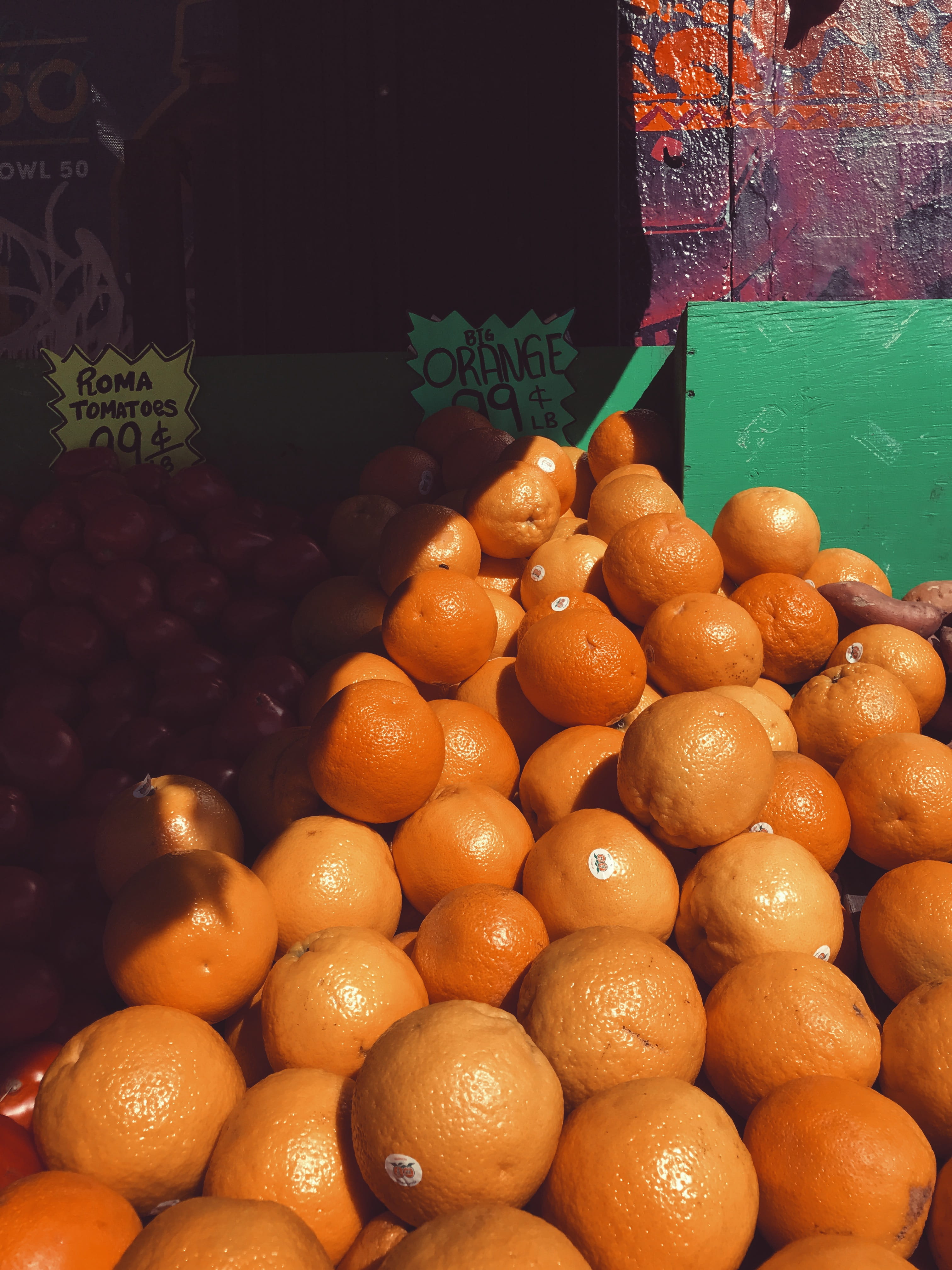 orange color, food and drink, freshness, retail display, 4K, citrus fruit, small business, colour, market, fruit, orange - fruit, retail, market stall, Phone HD Wallpaper