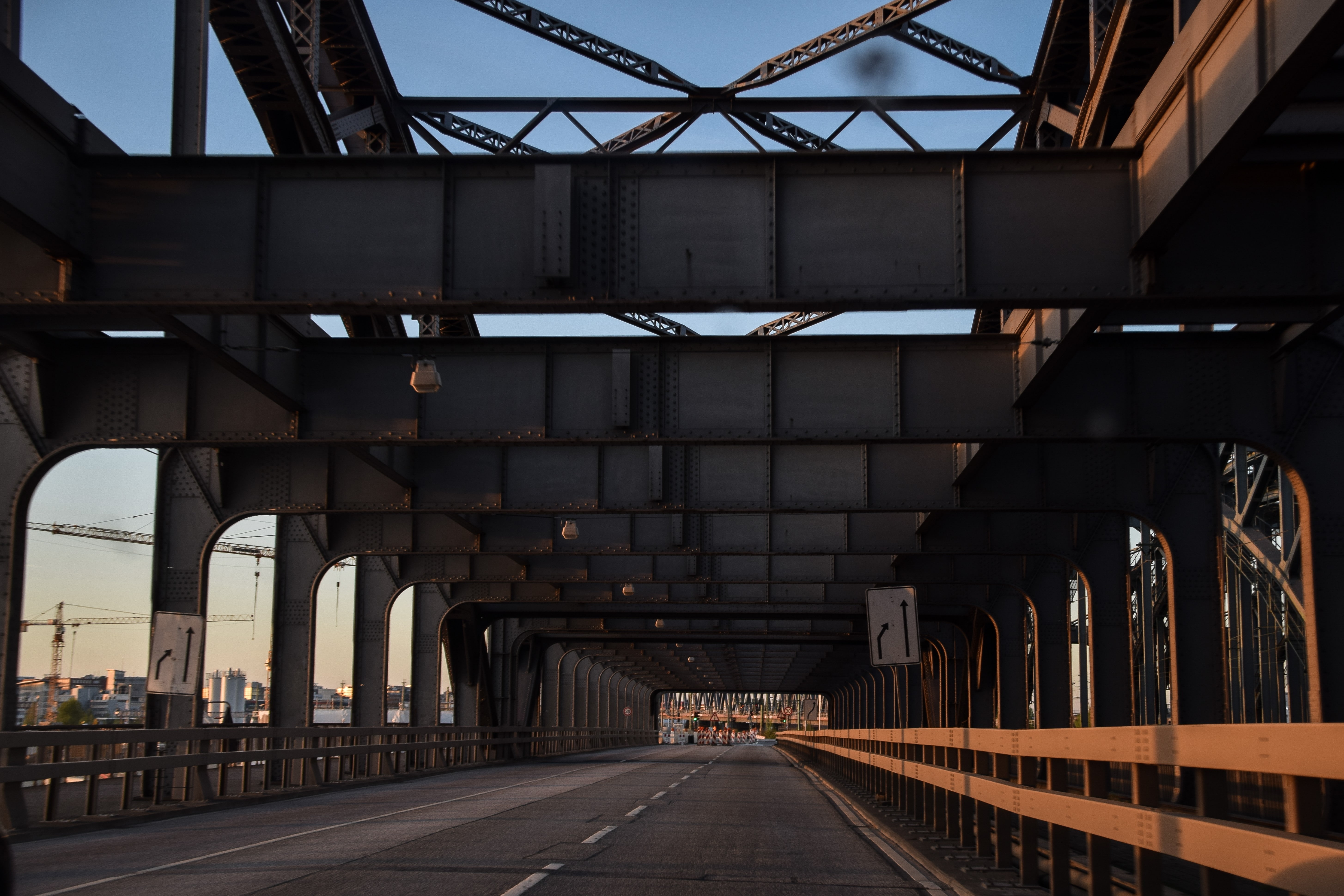 day, diminishing perspective, nature, street, outdoors, architecture, skyscraper, German, connection, photography, no people, building exterior, metal, HD Wallpaper