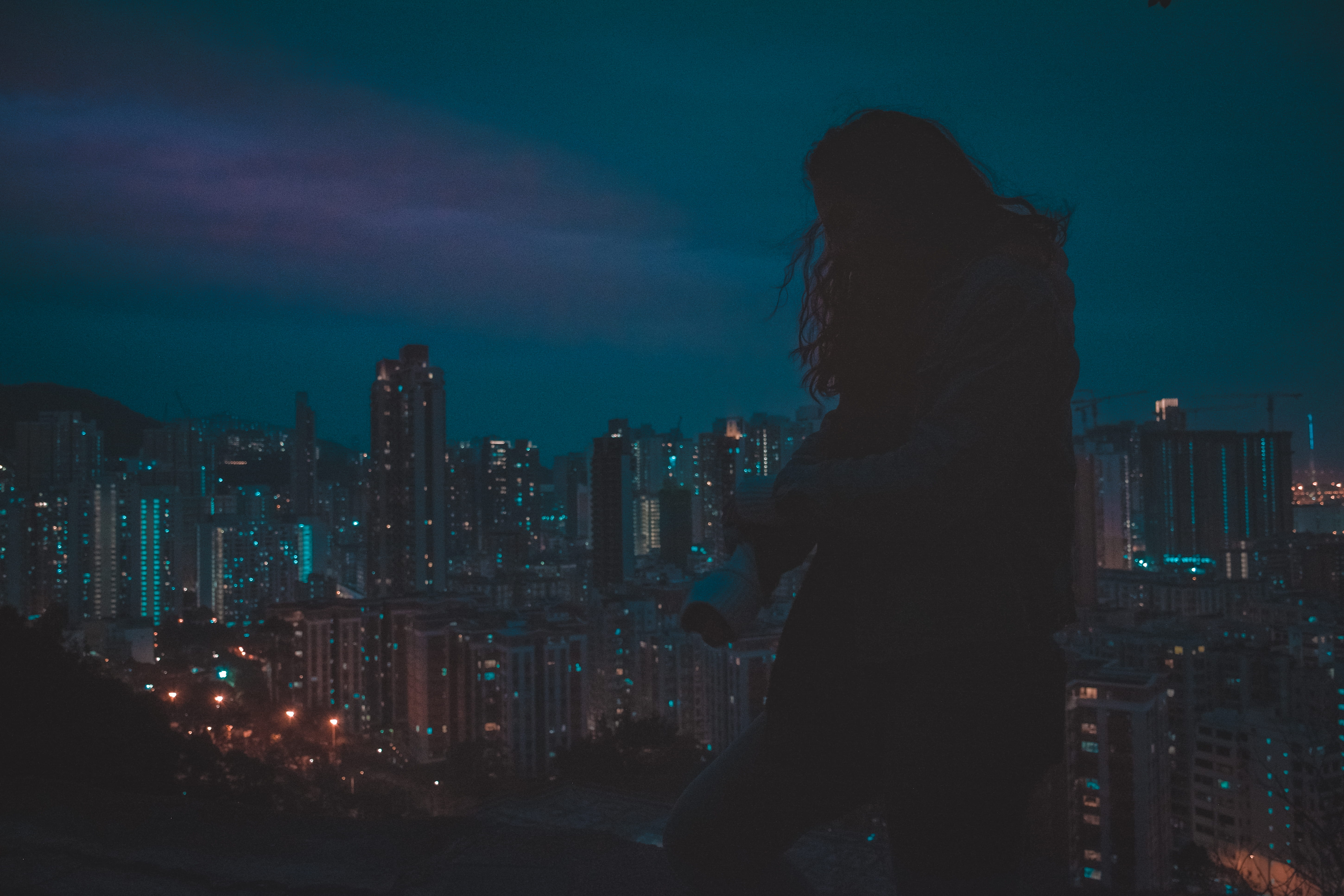 modern, financial district, city, illuminated, skyscraper, hairstyle, built structure, women, one person, lifestyles, sky, hongkong, adult, city life, lights, HD Wallpaper