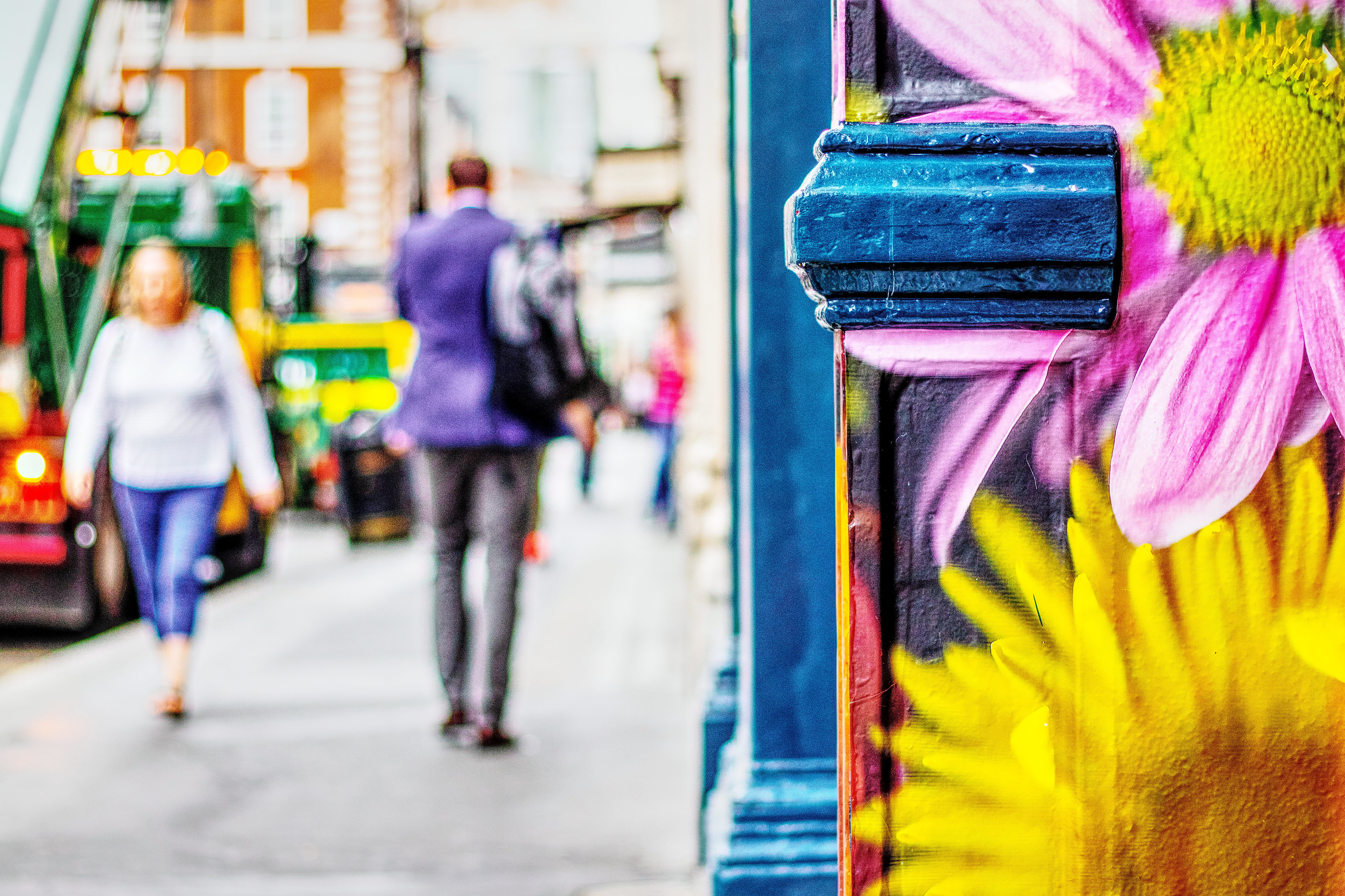 mural, leisure activity, 5K, group, art, real people, london, walk, adult, united kingdom, flower, rear view, man, urban, walking, woman, human, focus on foreground, HD Wallpaper