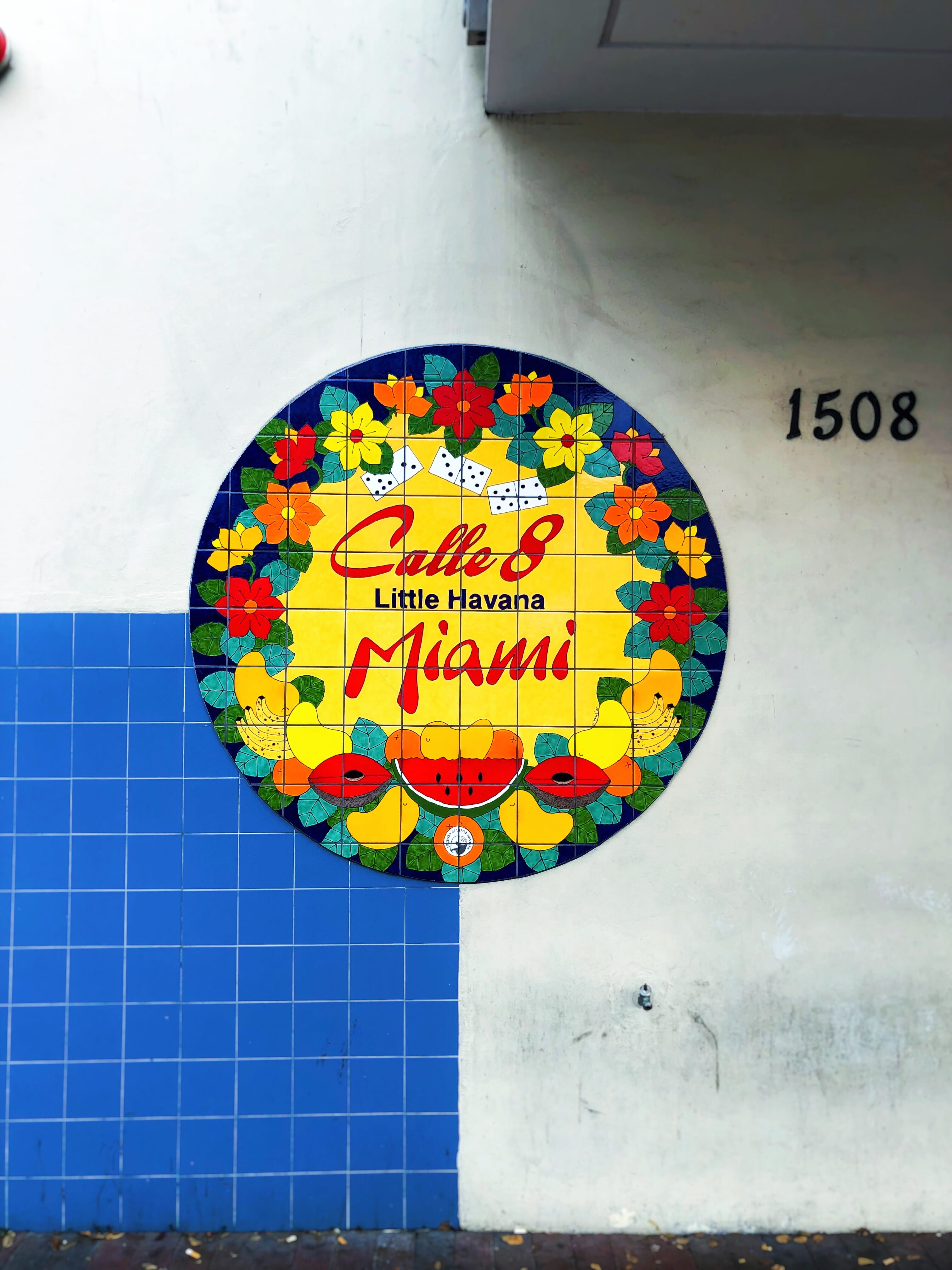 dominoes, western script, art, calle ocho, naomitamar, day, art and craft, information, wall - building feature, communication, little havana, indoors, Phone HD Wallpaper