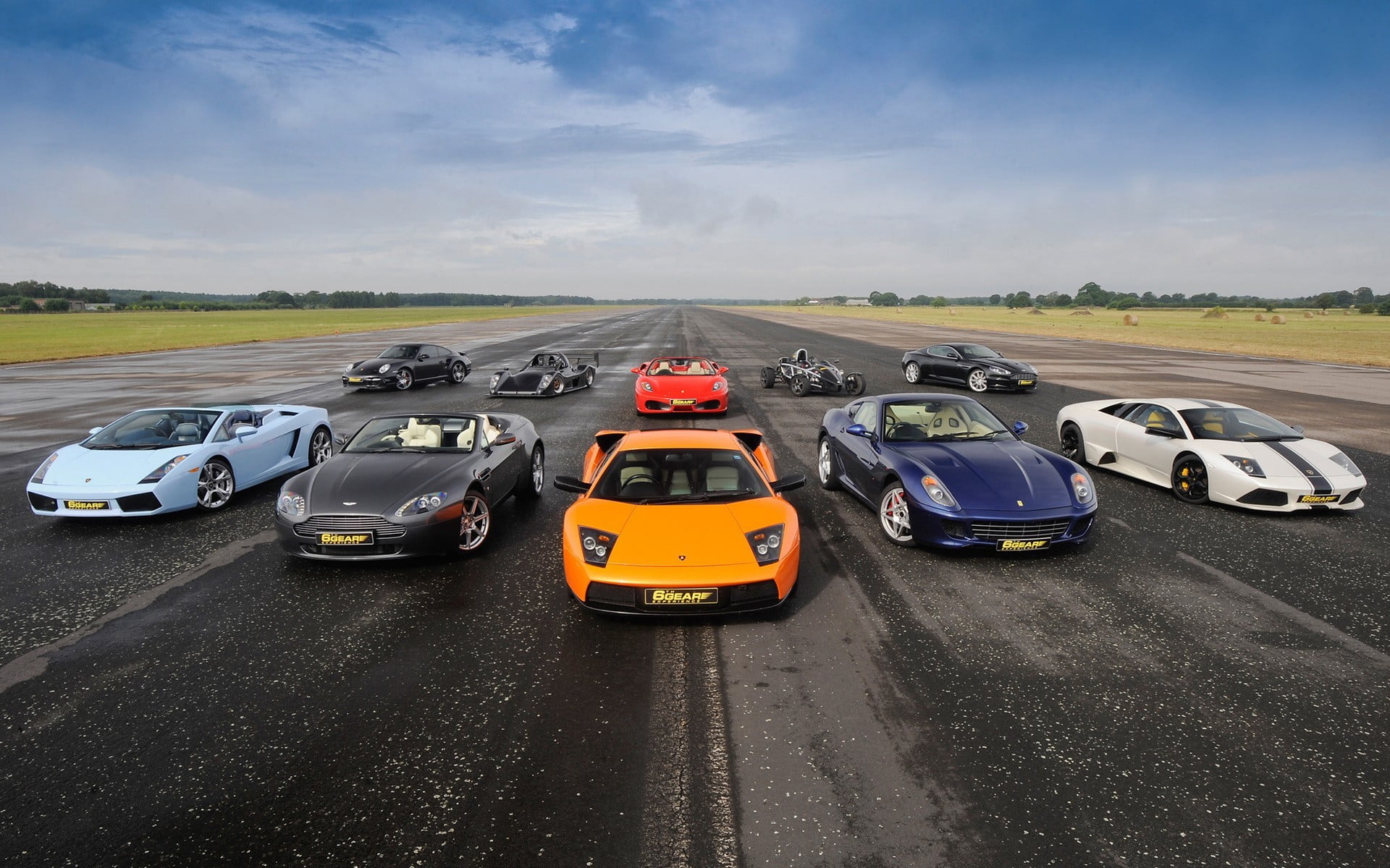 journey, traffic, road, outdoors, day, mode of transportation, Aston Martin, no people, sunlight, Lamborghini, asphalt, transportation, Ferrari, 1080P, HD Wallpaper
