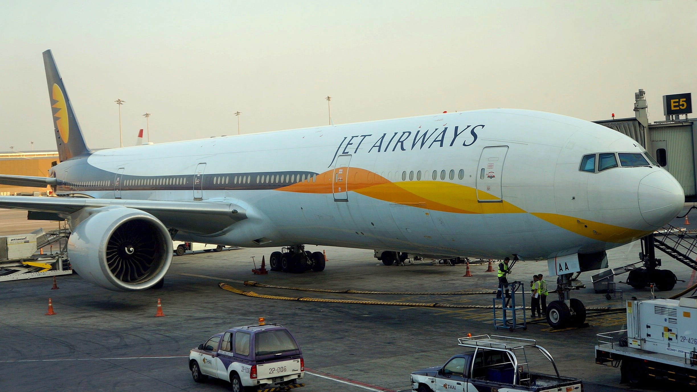 Boeing, freight transportation, airport, stationary, mode of transportation, land vehicle, Turbine, air vehicle, airplane, transportation, arrival, Jet Airways, HD Wallpaper