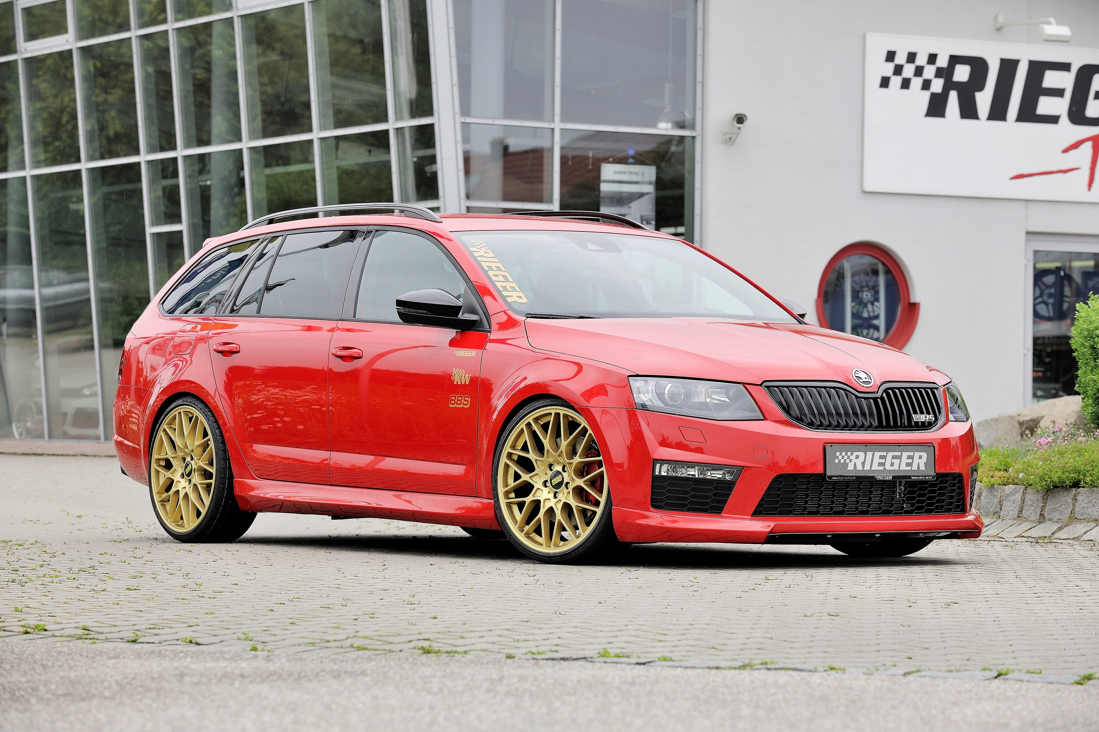 land Vehicle, building exterior, new, shiny, Skoda, wheel, built structure, car, Octavia, Combi, sports Car, small, stationary, outdoors, window, wagon, HD Wallpaper