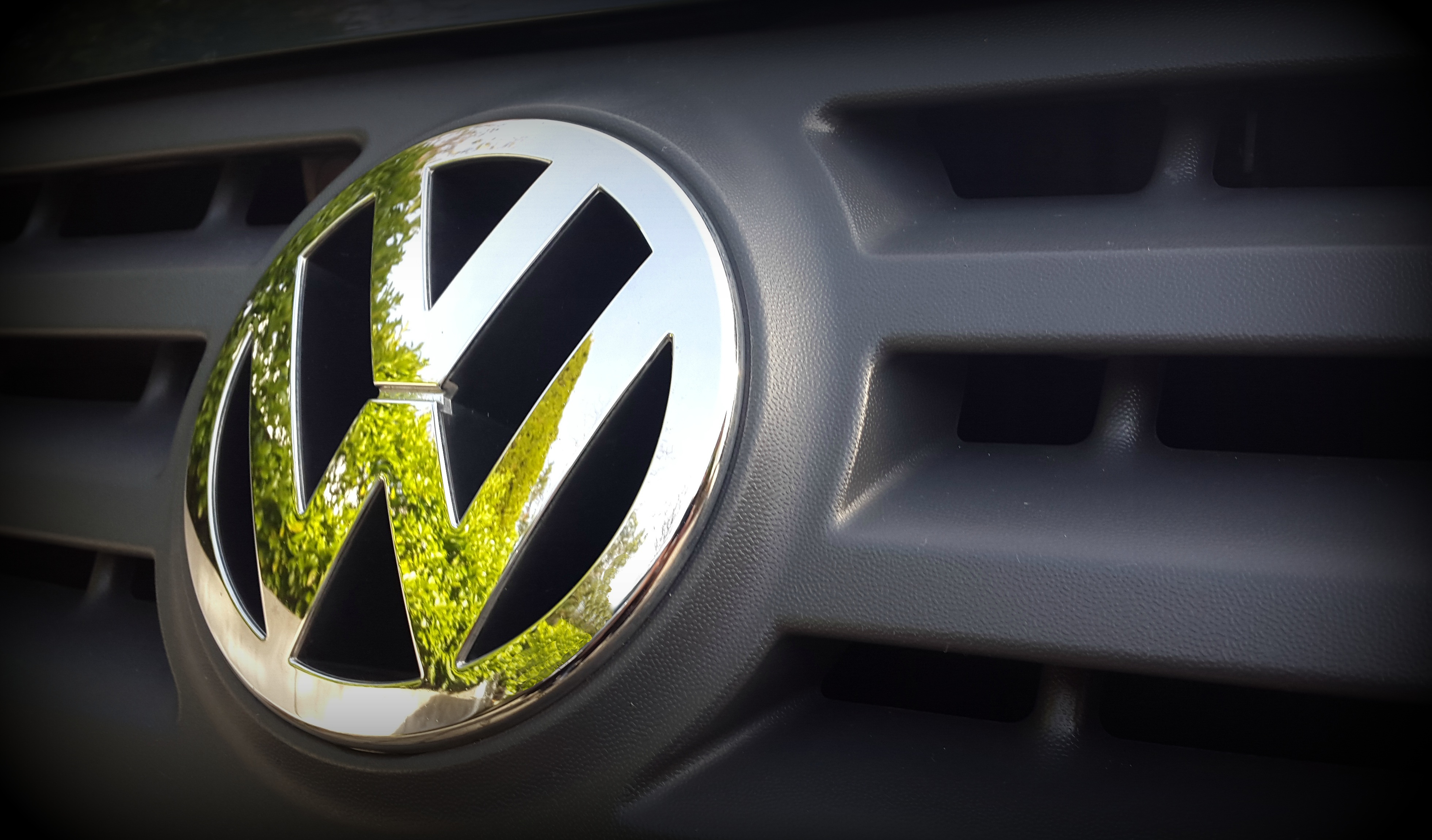 close, brand, emblem, no people, motor vehicle, photo, communication, germany, pkw, wheel, green color, shape, close-up, dare, outdoors, night, land vehicle, HD Wallpaper