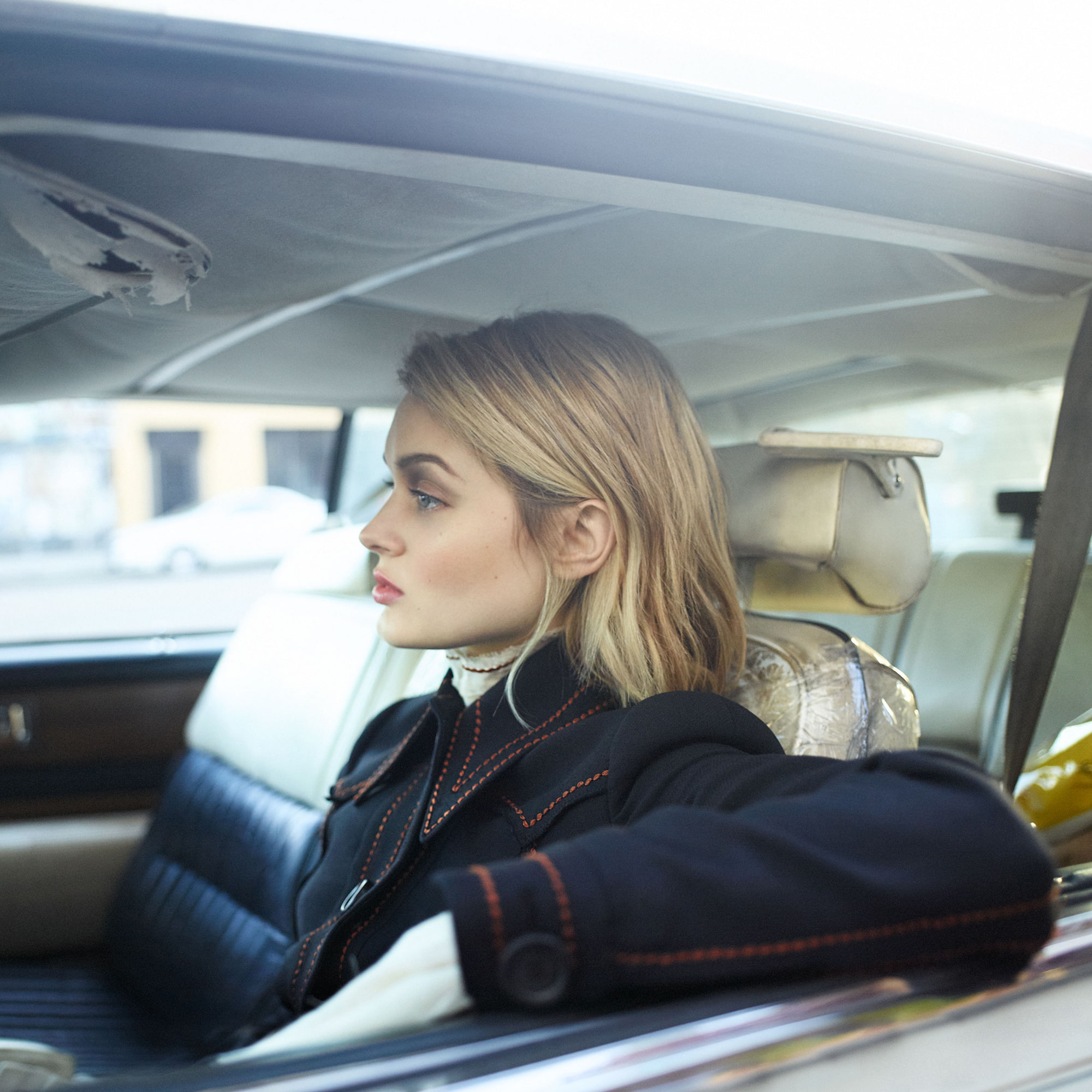 on the move, women, vehicle interior, beautiful woman, journey, mode of transportation, portrait, contemplation, Bella Heathcote, hairstyle, headshot, hair, Phone HD Wallpaper