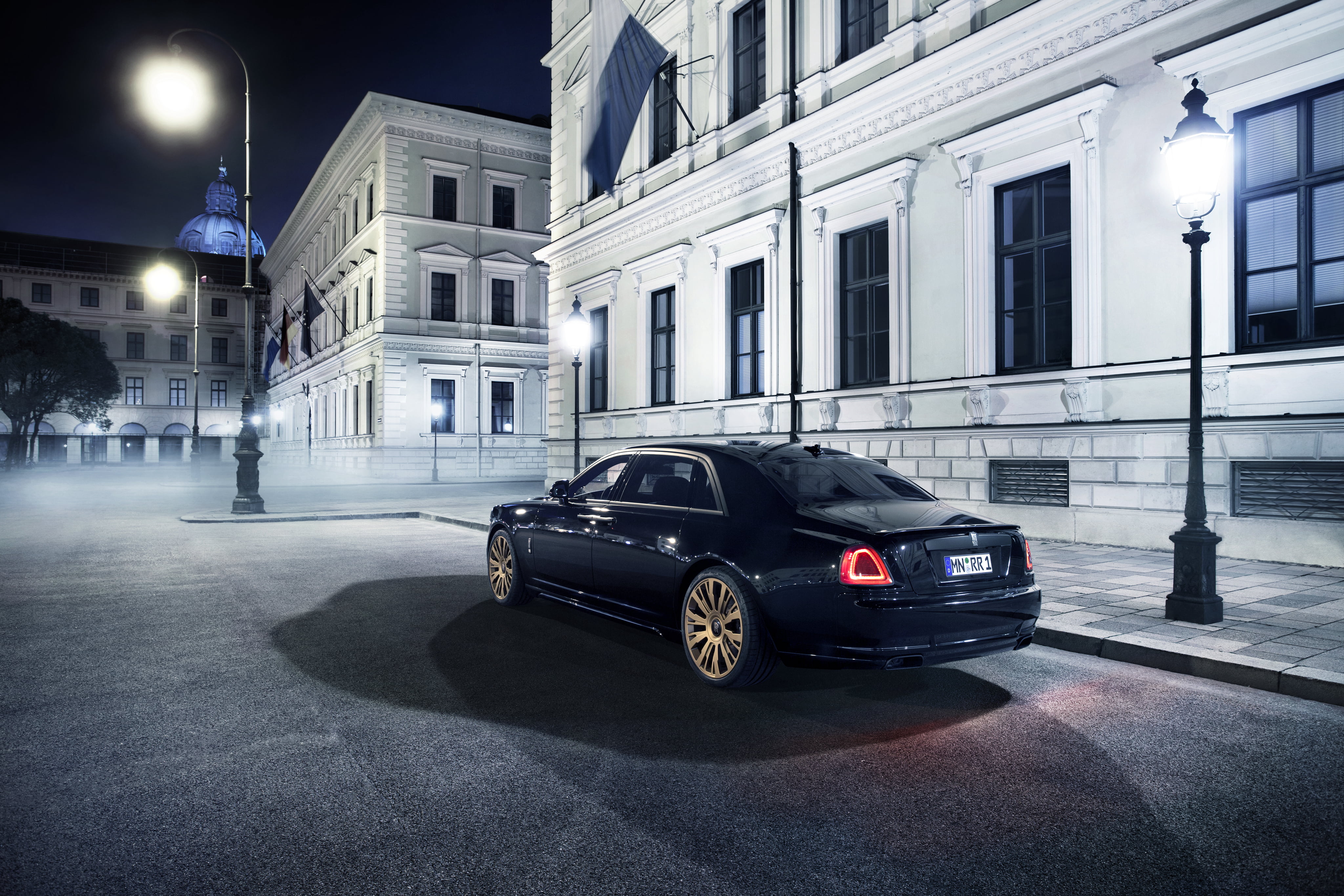 headlight, rear view, night, lighting equipment, old, bMW, no People, traffic, ghost, sedan, parking, rolls-royce, city Street, architecture, sports Car, HD Wallpaper