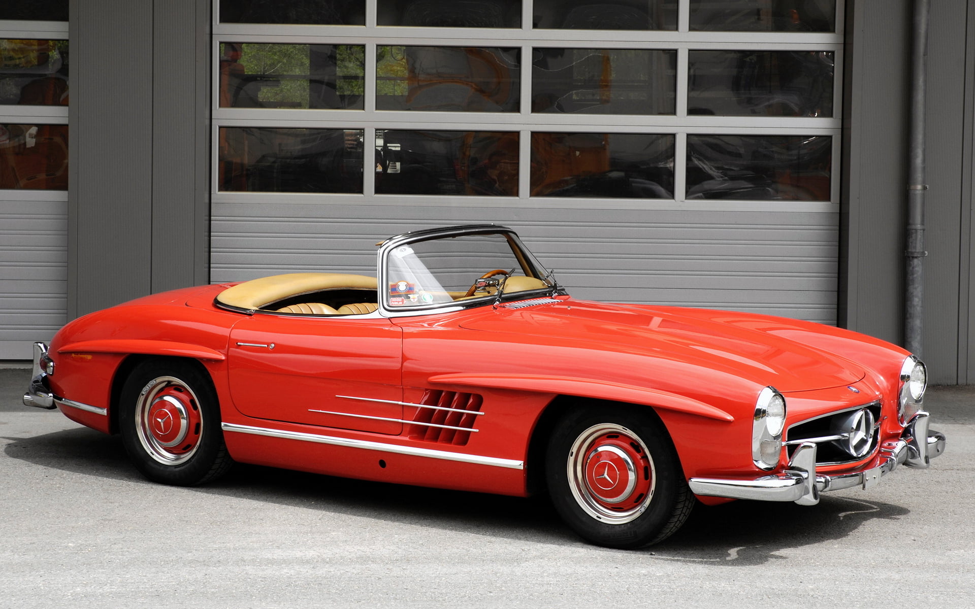 convertible, vintage car, day, glass - material, transportation, coupe, retro, land vehicle, 300sl, window, car, architecture, reflection, motor vehicle, HD Wallpaper