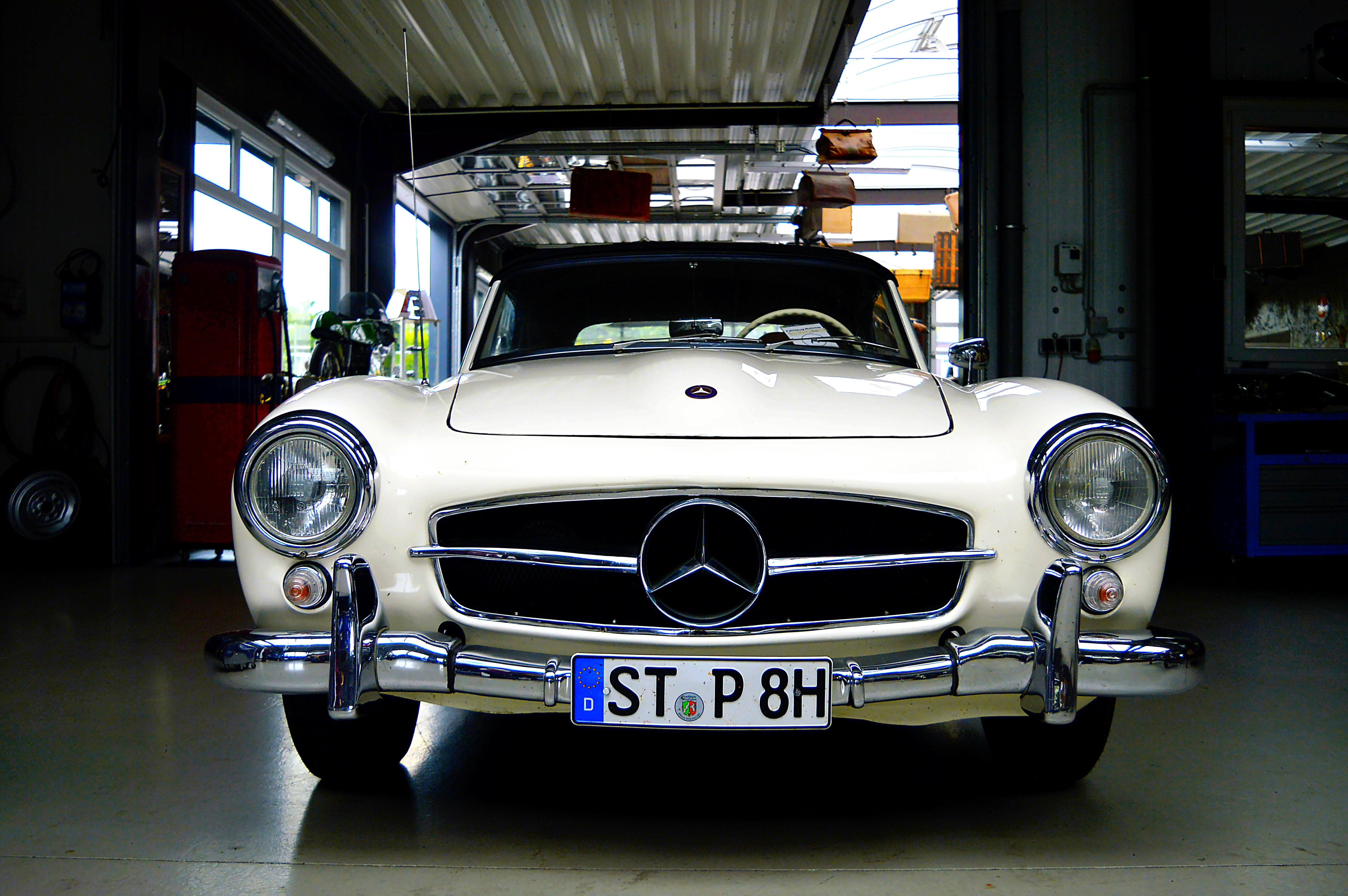 4K, chrome, vehicle, auto, Mercedes-Benz 300 Sl, historically, land vehicle, doors, elegant, Gull Wing Doors, vintage car, expensive, dare, white, germany, HD Wallpaper