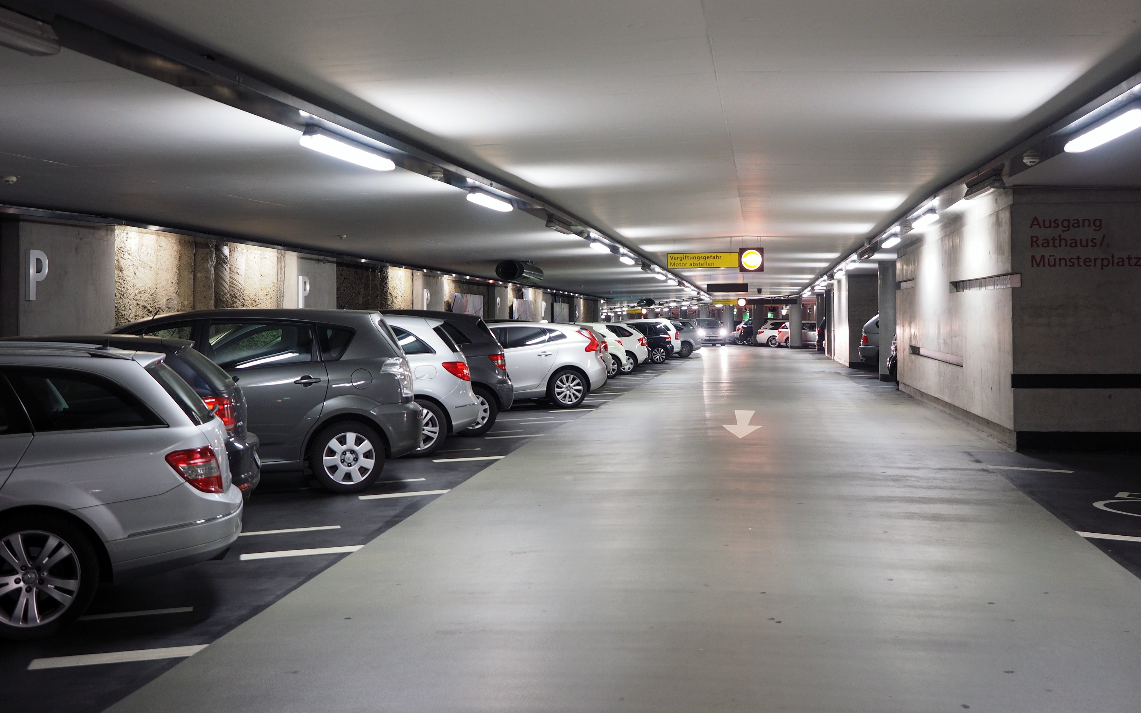 direction, diminishing perspective, indoors, 4K, motor vehicle, car, parking garage, building, garage, illuminated, land vehicle, architecture, lighting equipment, HD Wallpaper