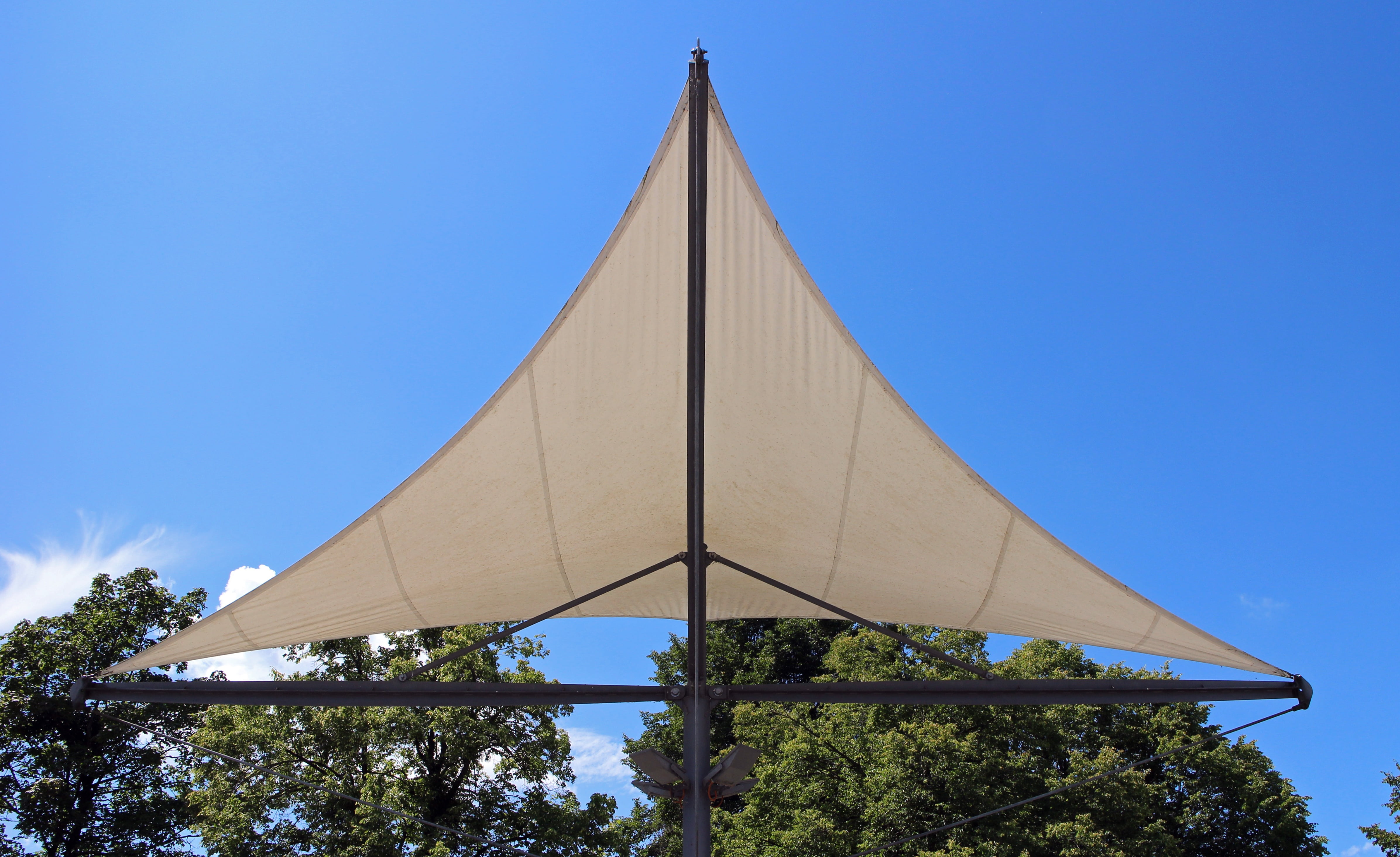 sunny, travel destinations, modern, sky, copy space, built structure, protection, shape, design, nature, travel, tree, shadow, roof, sail shade, clear sky, HD Wallpaper