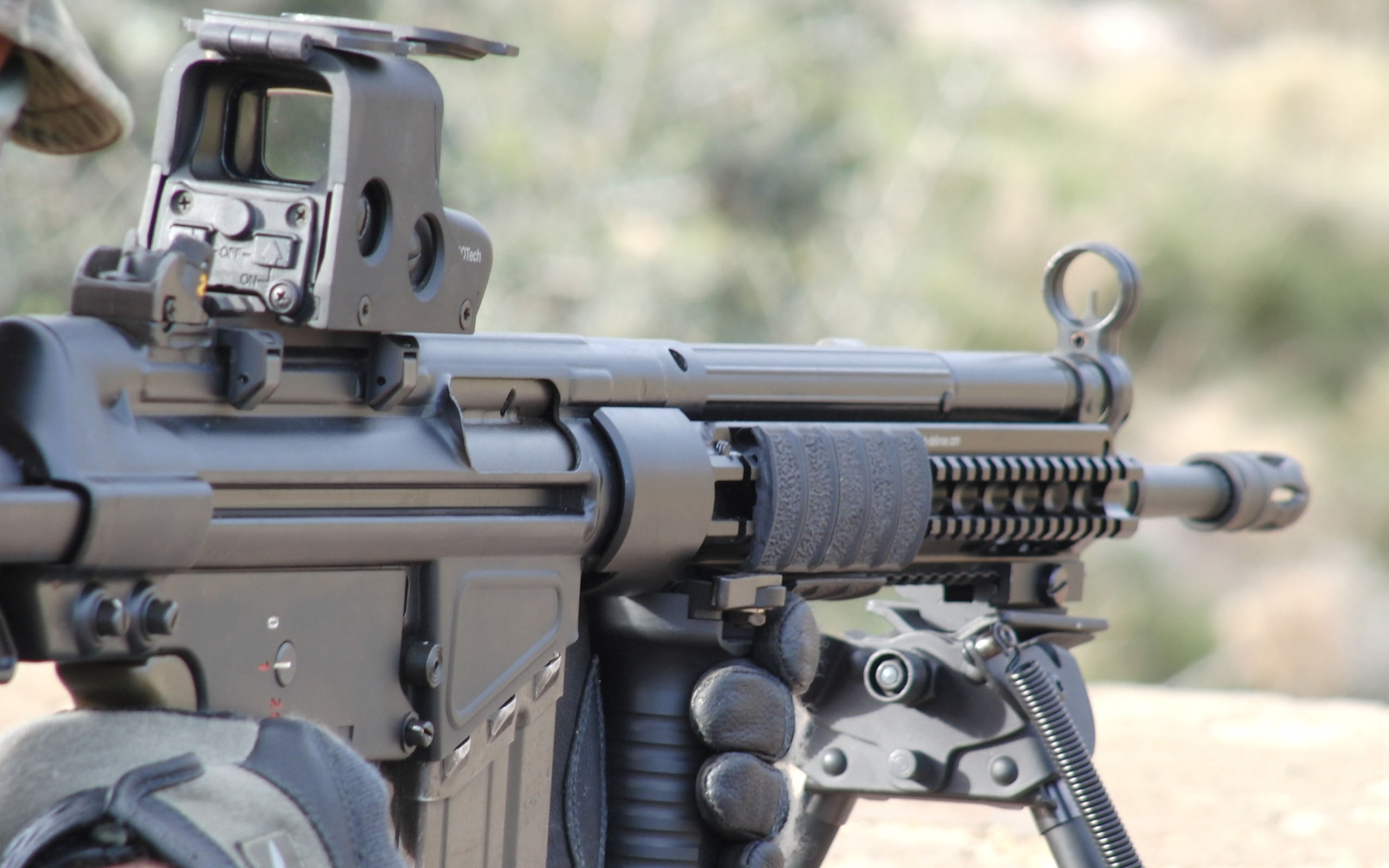 caliber 7, automatic rifle HK G3, store the box 20 Pat, 2K, shooter, protection Kevlar gloves, G3, reflex sight, bokeh, 62 mm, ammunition equipment, HD Wallpaper