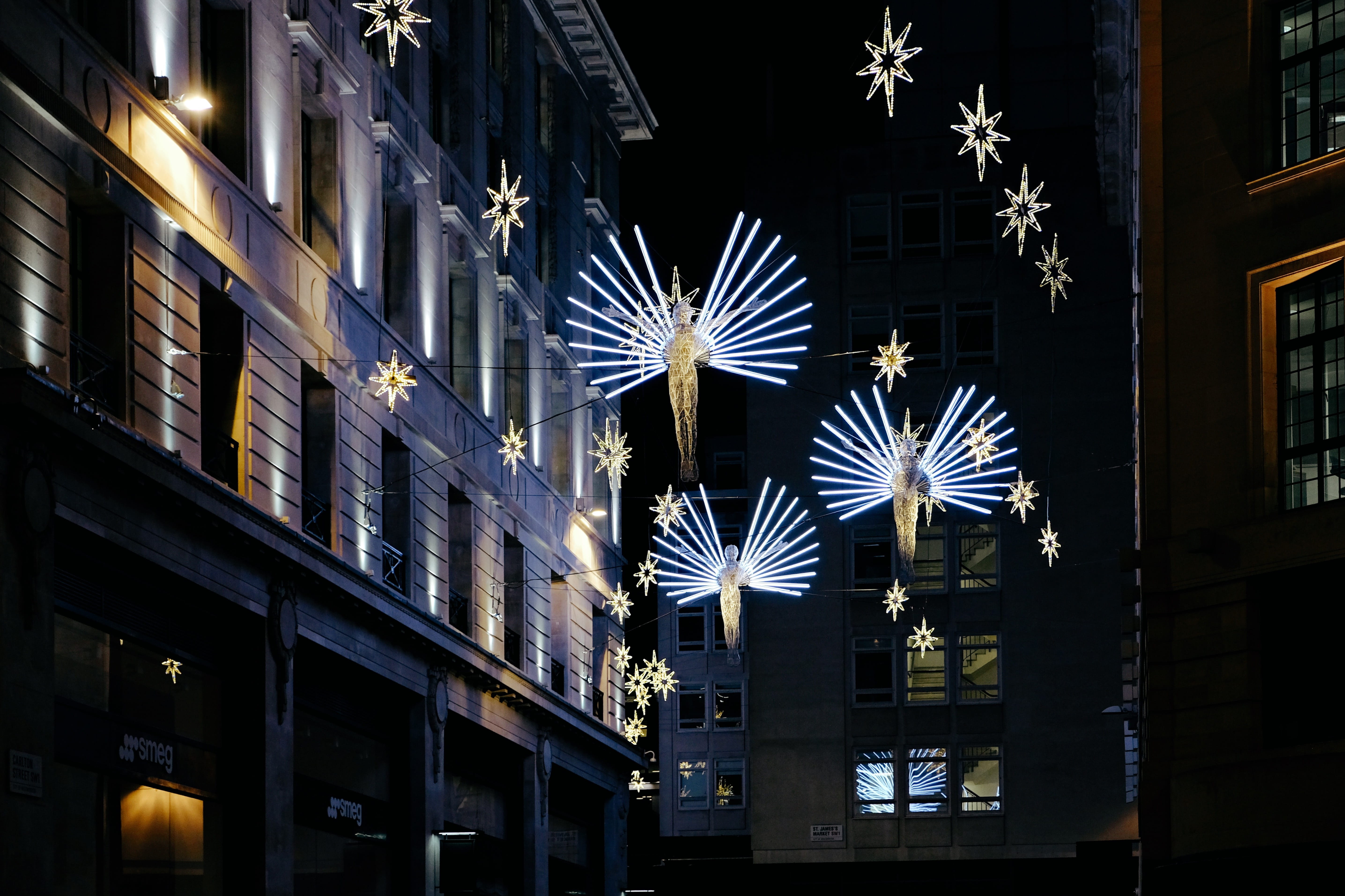 night, decorations, building, nature, london, stars, lighting equipment, lights, illuminated, building exterior, motion, architecture, built structure, HD Wallpaper