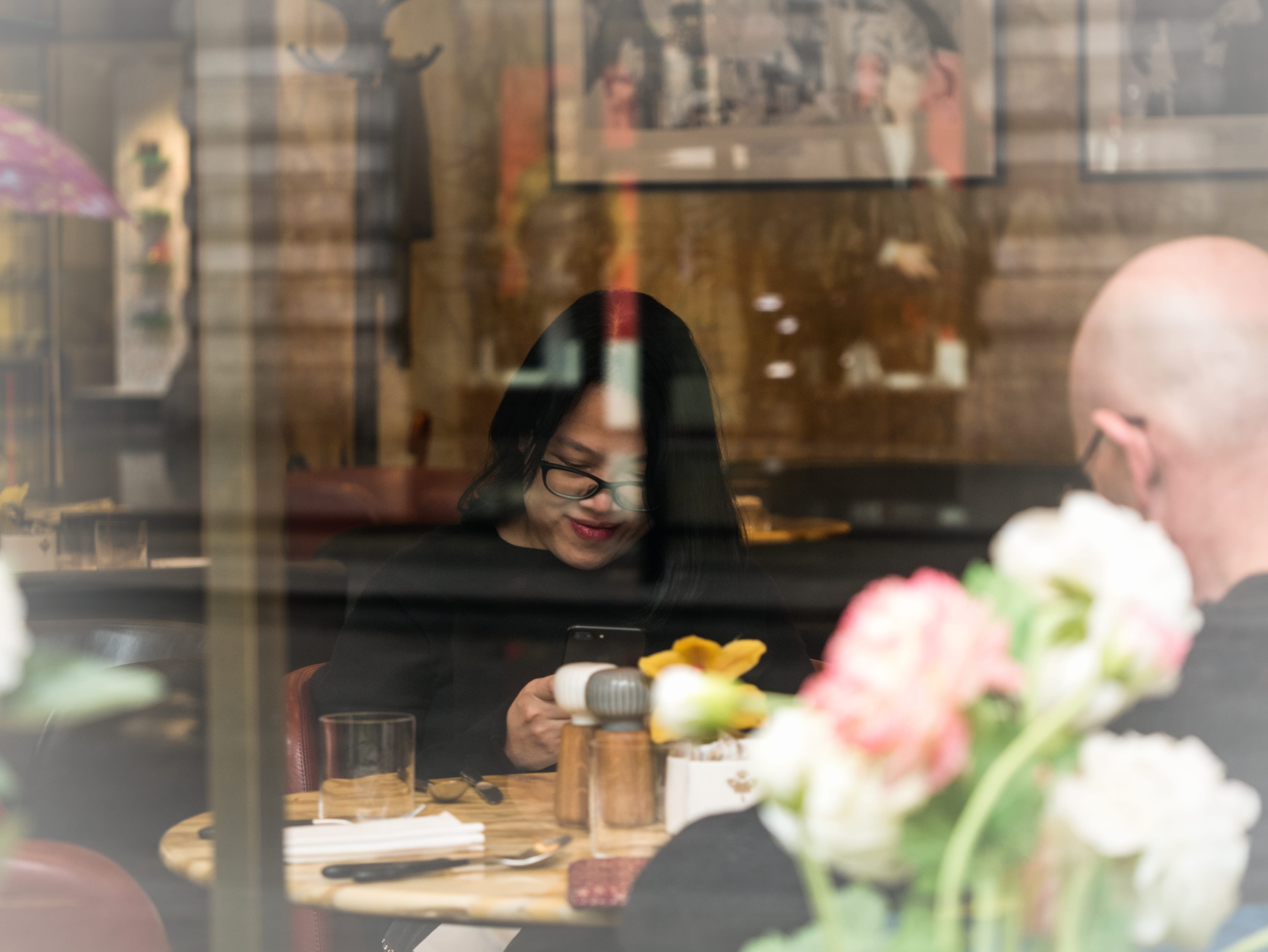 united kingdom, people, glass - material, hairstyle, young adult, two people, london, window, plant, women, adult, transparent, flowering plant, retail display, HD Wallpaper