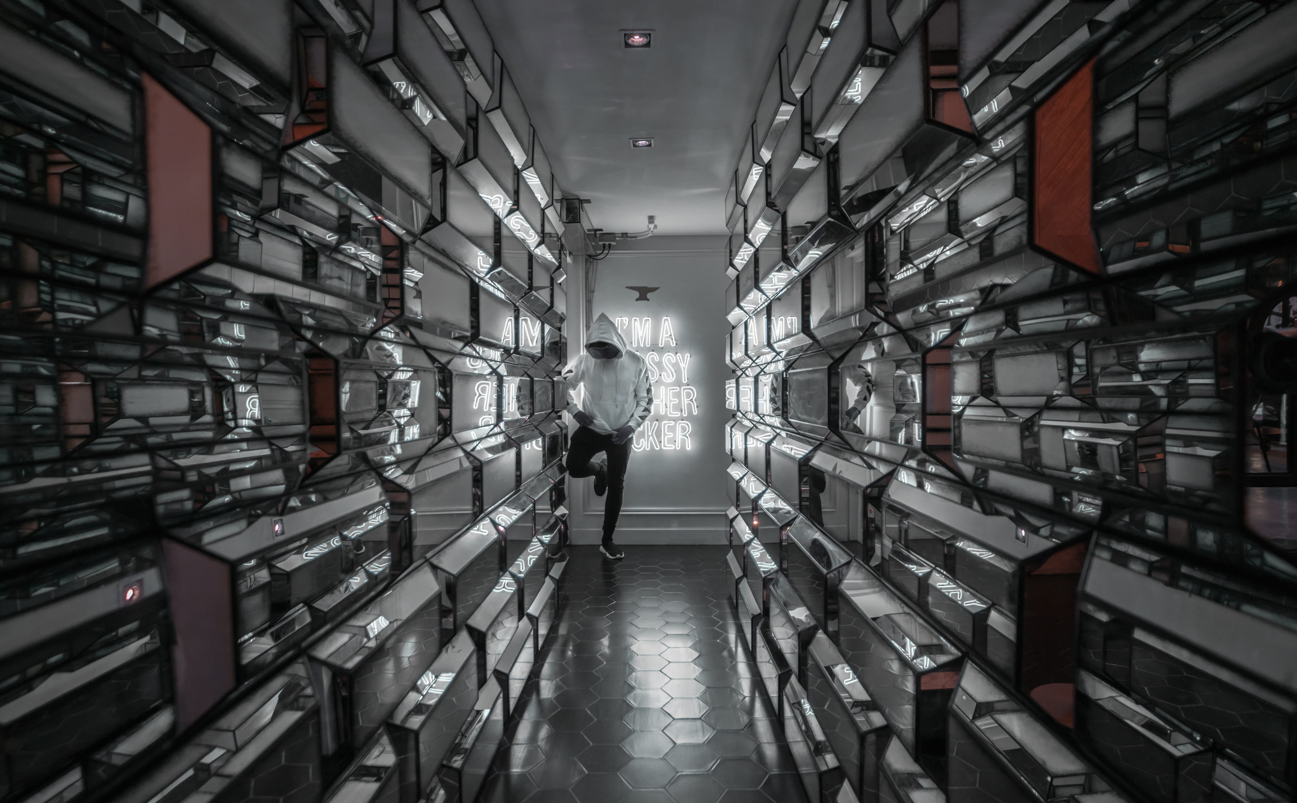 full length, the way forward, men, off white, architecture, mexico, direction, standing, crystal, one person, day, illuminated, large group of objects, HD Wallpaper