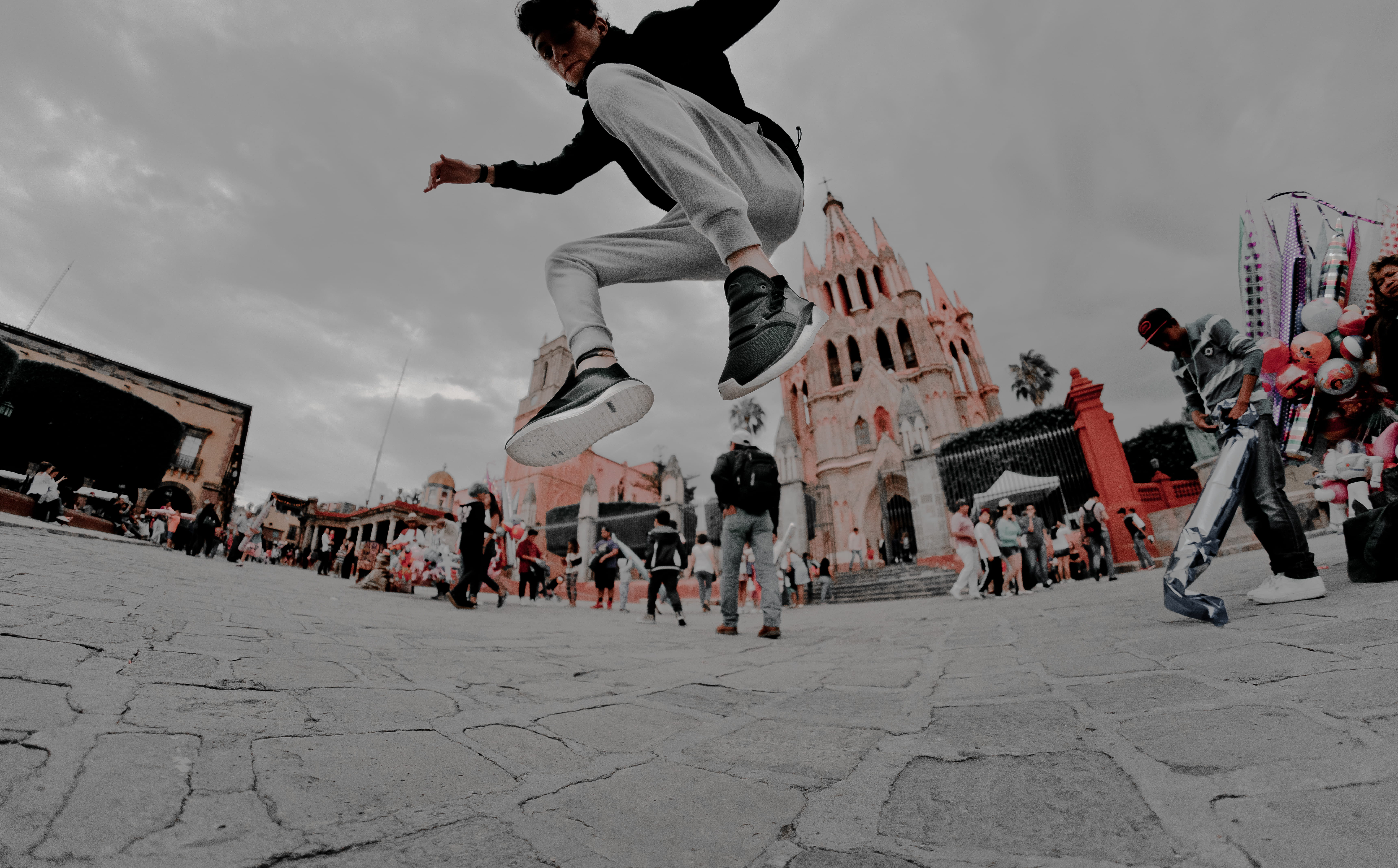 leisure activity, group of people, 5K, mexico, nature, spectator, architecture, day, built structure, cloud - sky, building exterior, levitation, street, HD Wallpaper