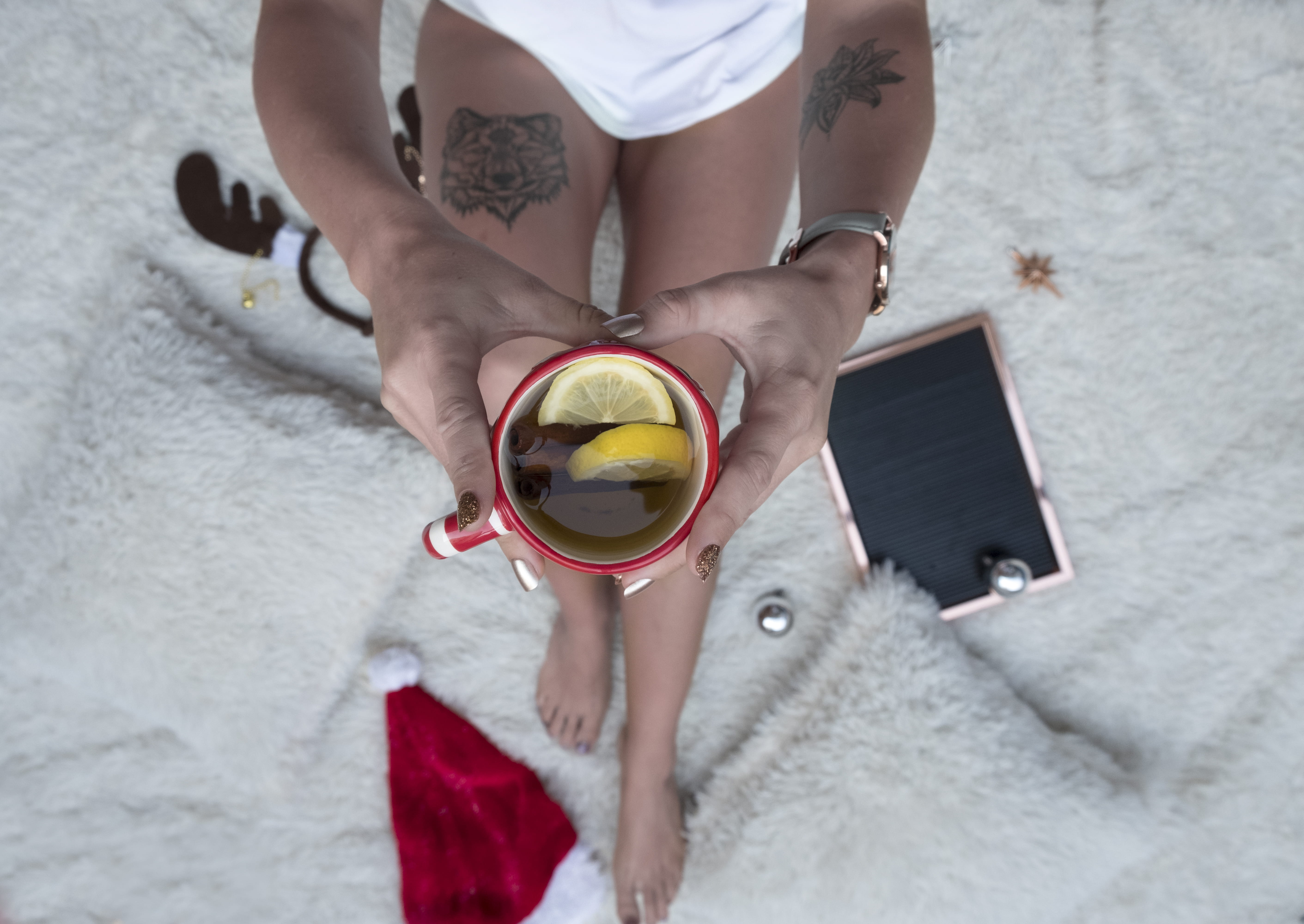 human body part, high angle view, liquid, one person, real people, green tea, day, portrait, focus on foreground, throw pillows, lemon, 5K, front view, HD Wallpaper
