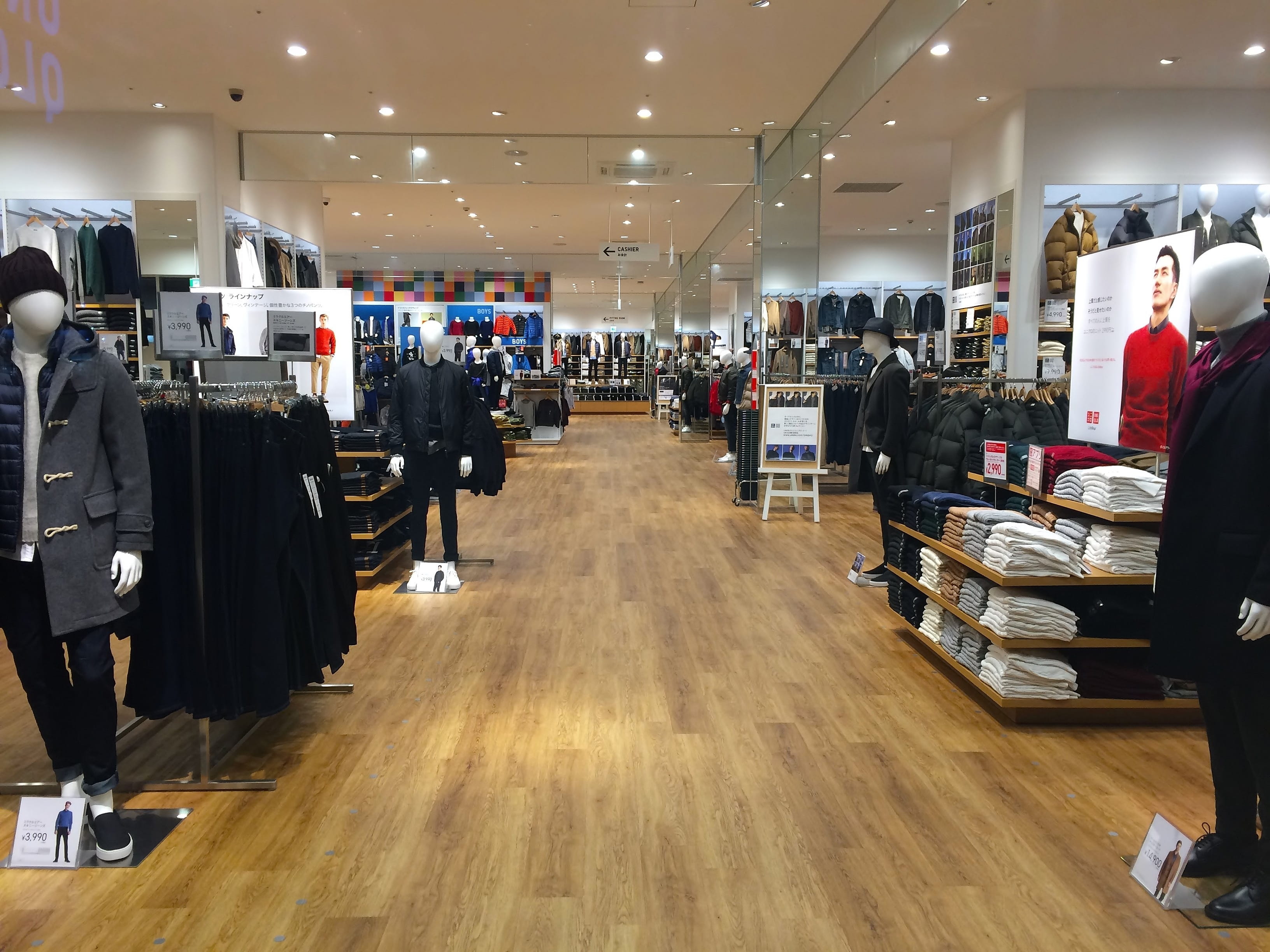 people, women, sale, display, store, kanagawa japan, fashion, boutique, lifestyles, men, mabori kaigan, jeans, retail display, flooring, mens things, adult, HD Wallpaper