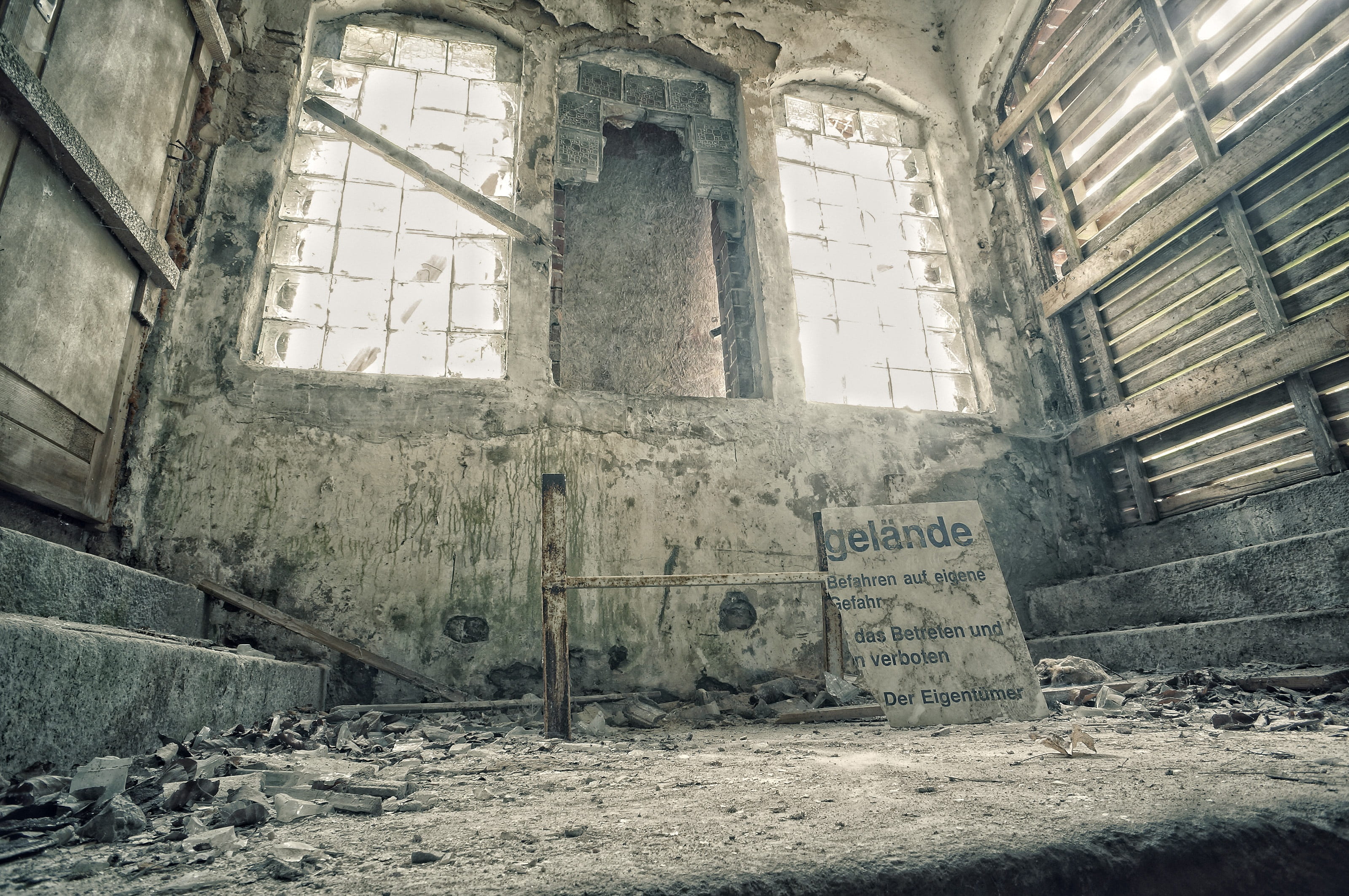urbex, decline, built structure, run-down, forgotten, architecture, urban, 2K, obsolete, gray, destruction, dirty, ruined, exploration, history, no people, HD Wallpaper