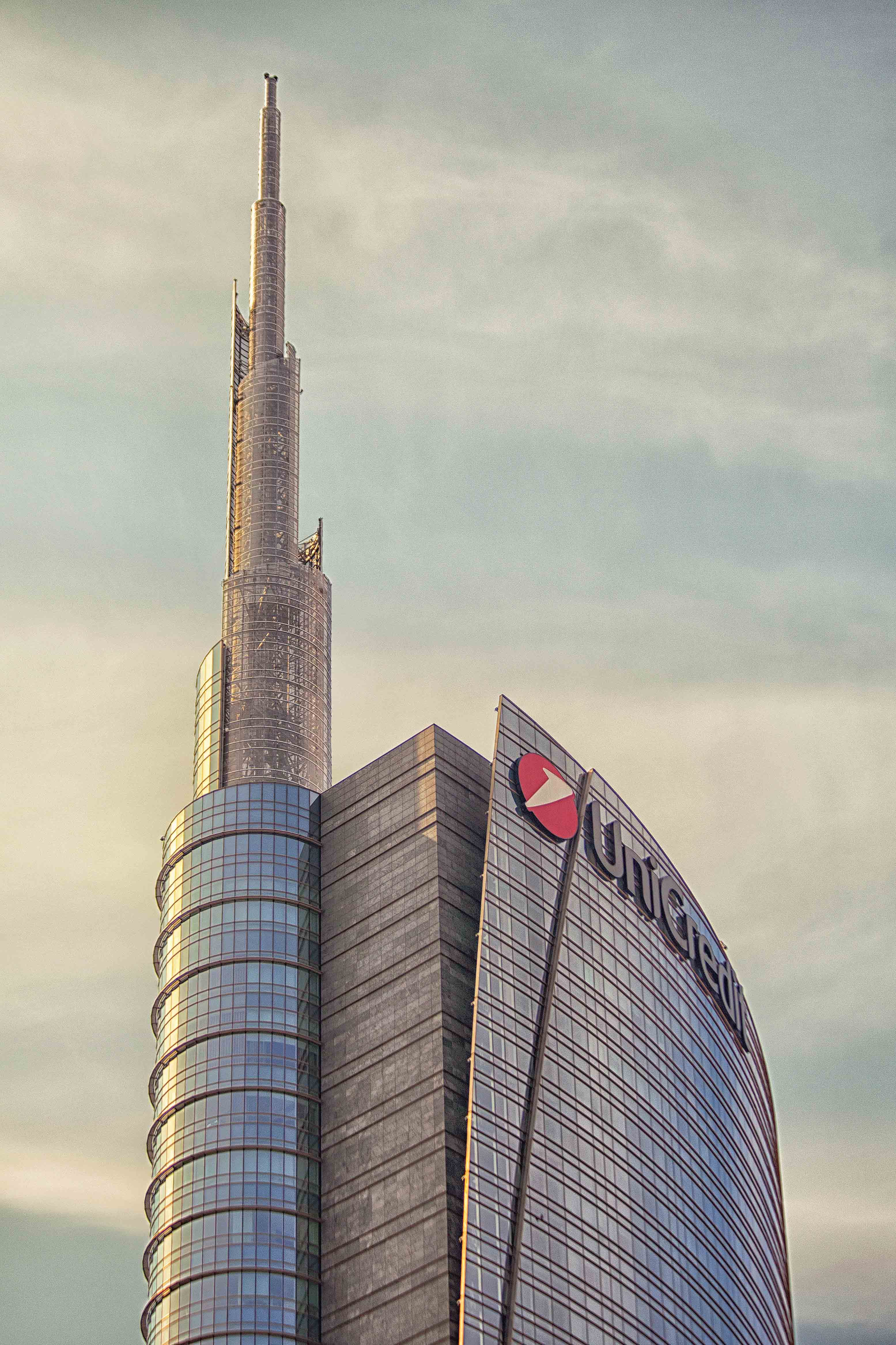 italie, low angle view, building exterior, milano, office building exterior, travel, skycraper, piazza gae aulenti, travel destinations, city, outdoors, Phone HD Wallpaper
