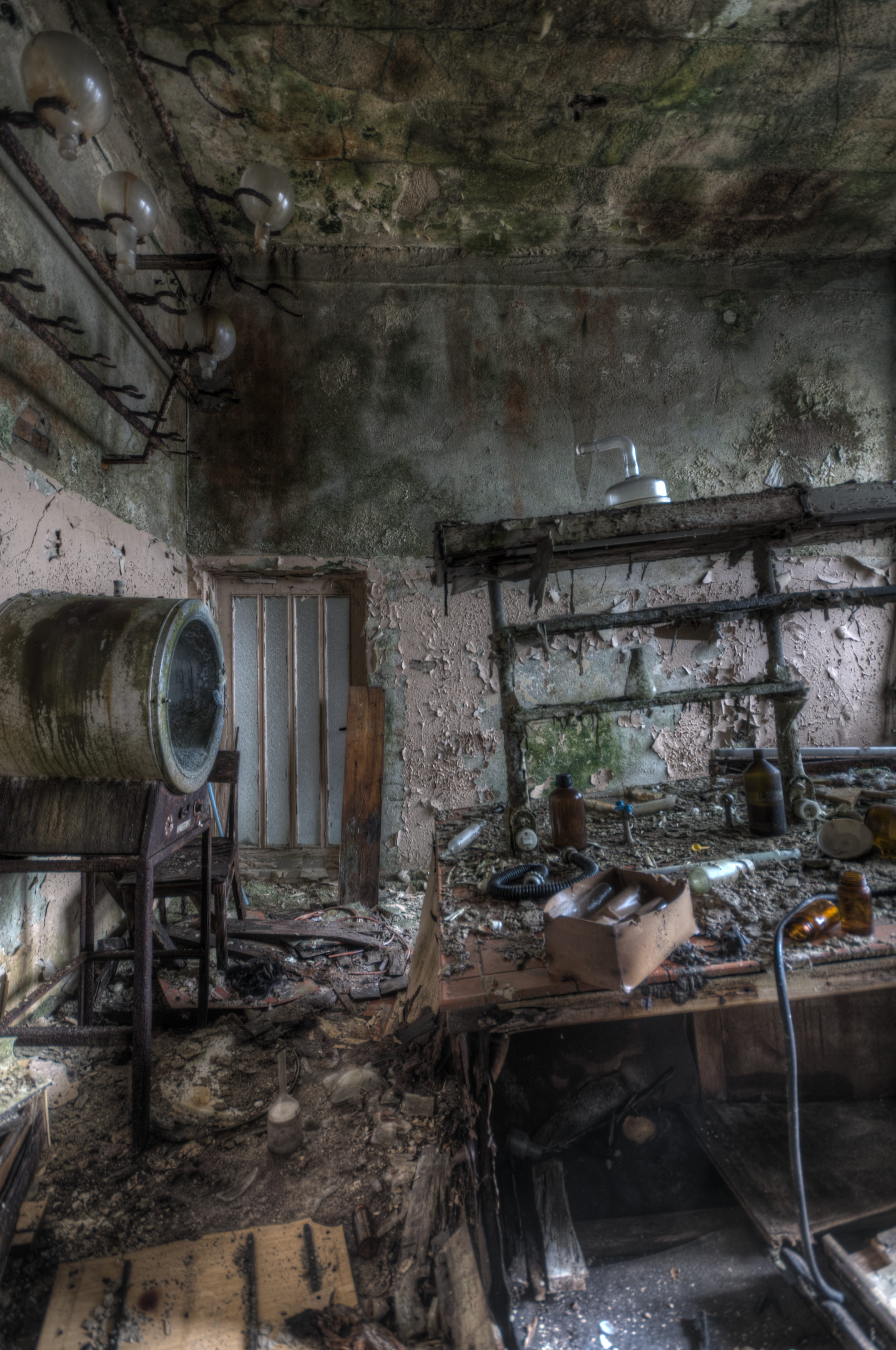 run-down, rotting, absence, berlin, dirt, obsolete, rusty, messy, chemical, building, architecture, lost, destruction, old, damaged, bad condition, history, Phone HD Wallpaper