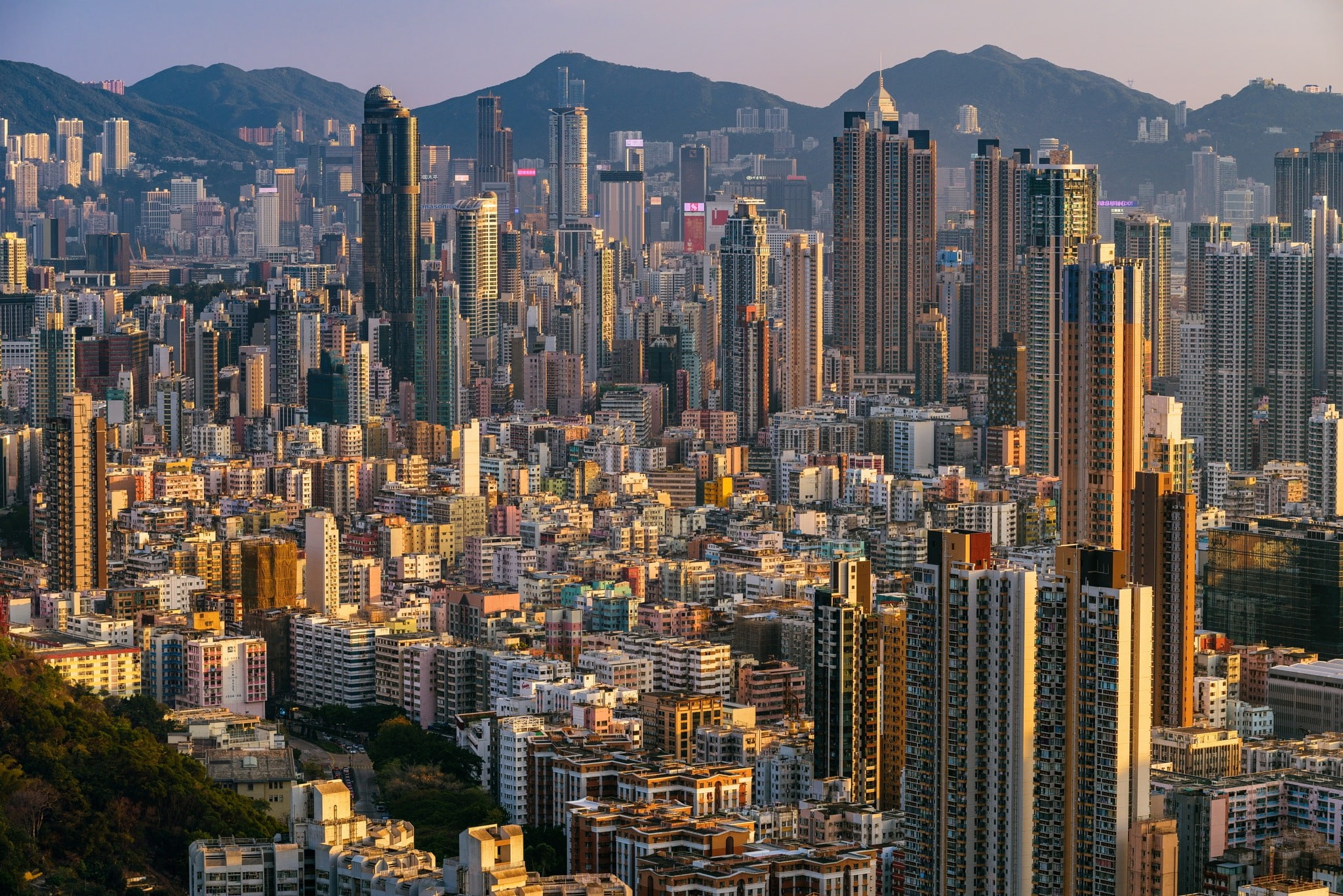 modern, development, architecture, skyscraper, mountain, office building exterior, outdoors, crowd, nature, apartment, construction industry, sky, landscape, HD Wallpaper
