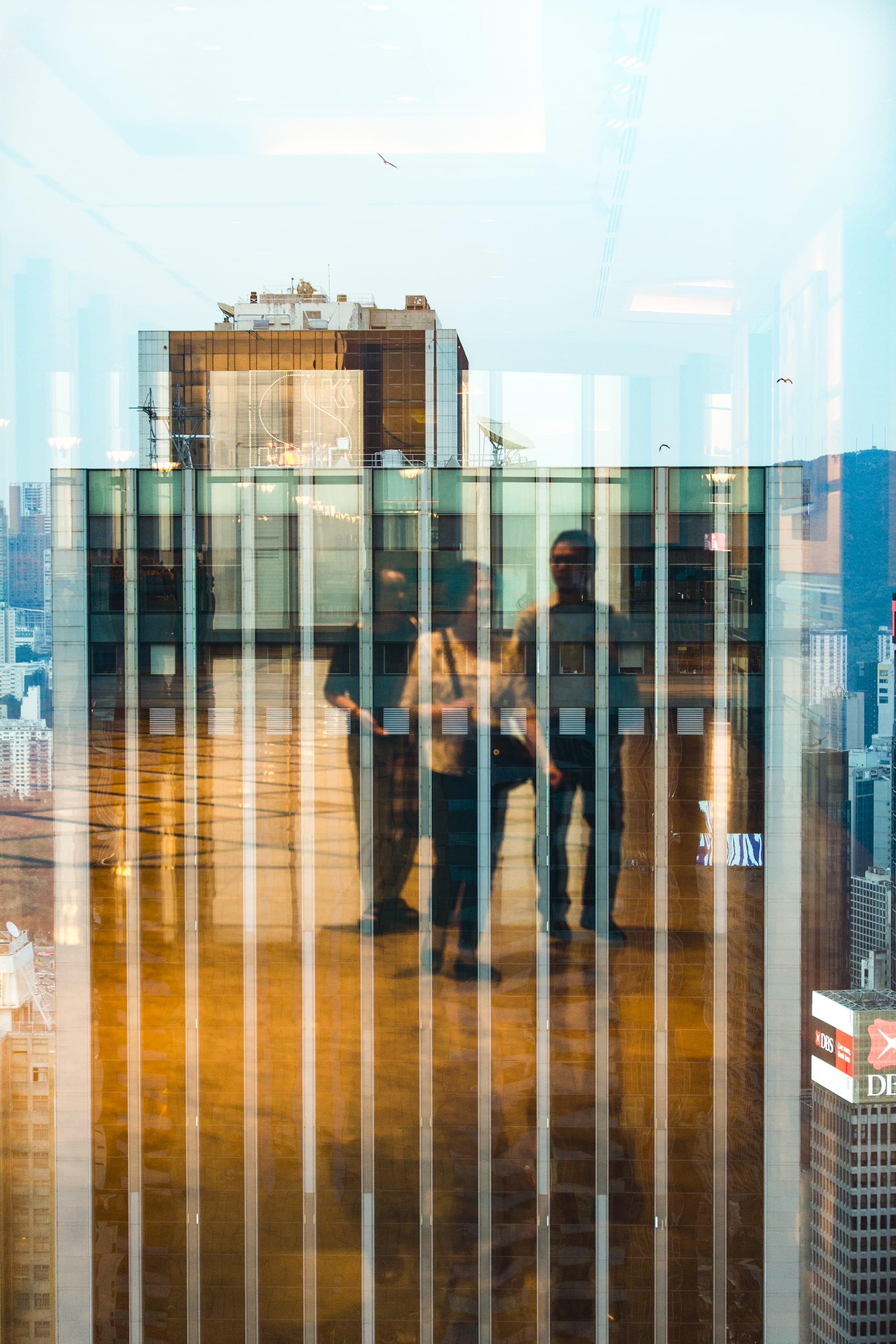 glass - material, window, central, person, reflection, convention center, building, blurred motion, walking, day, city, women, group of people, people, Phone HD Wallpaper