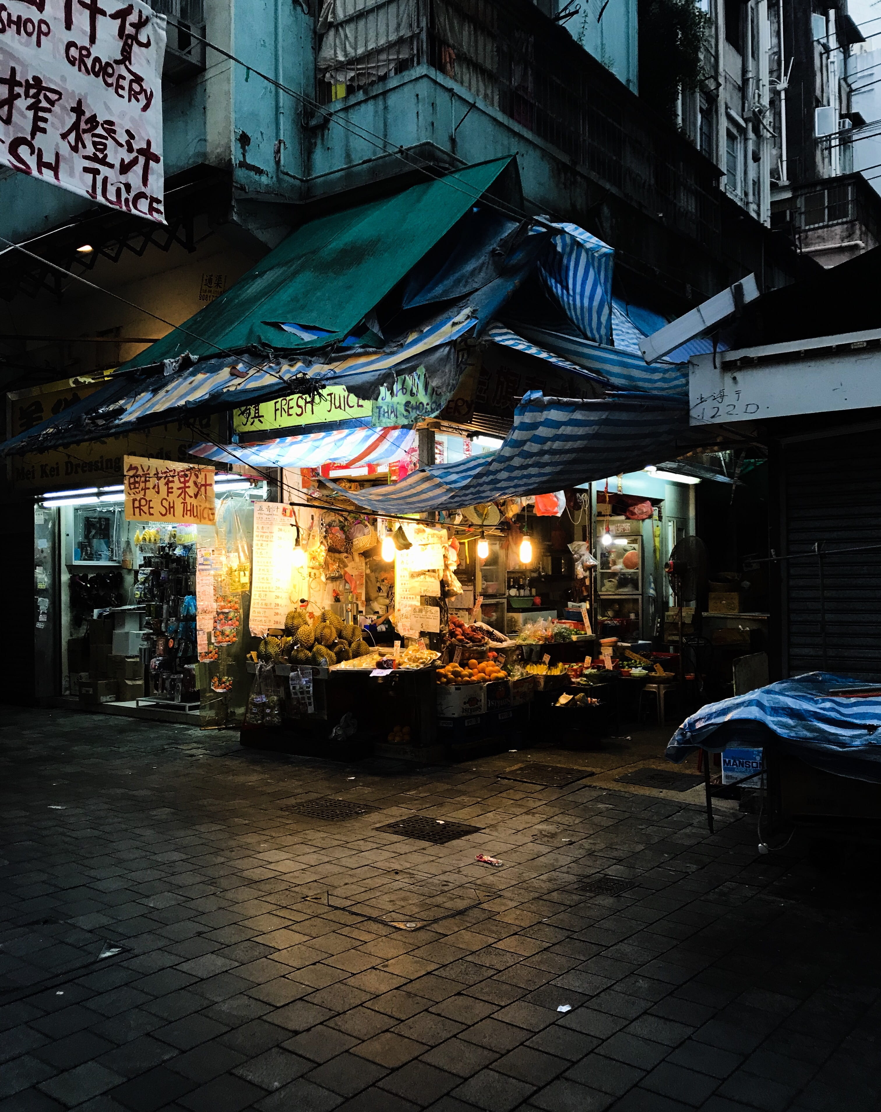 illuminated, retail, fruit, vegetable, building, 2K, night time, hong kong, business, city, building exterior, residential district, market stall, small business, Phone HD Wallpaper