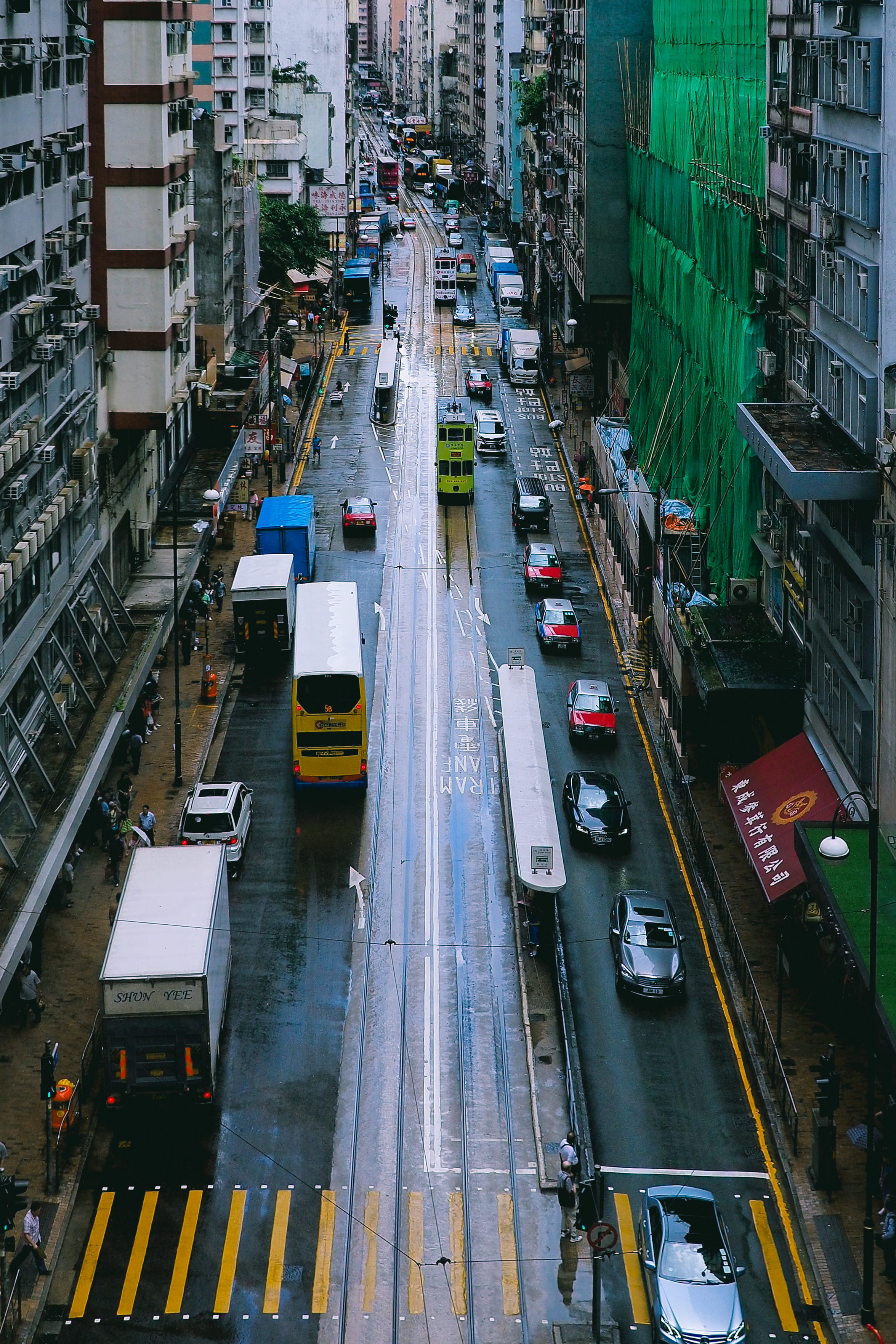 motion, hong kong, building, outdoors, motor vehicle, day, mode of transportation, 2K, car, office building exterior, city, built structure, building exterior, Phone HD Wallpaper