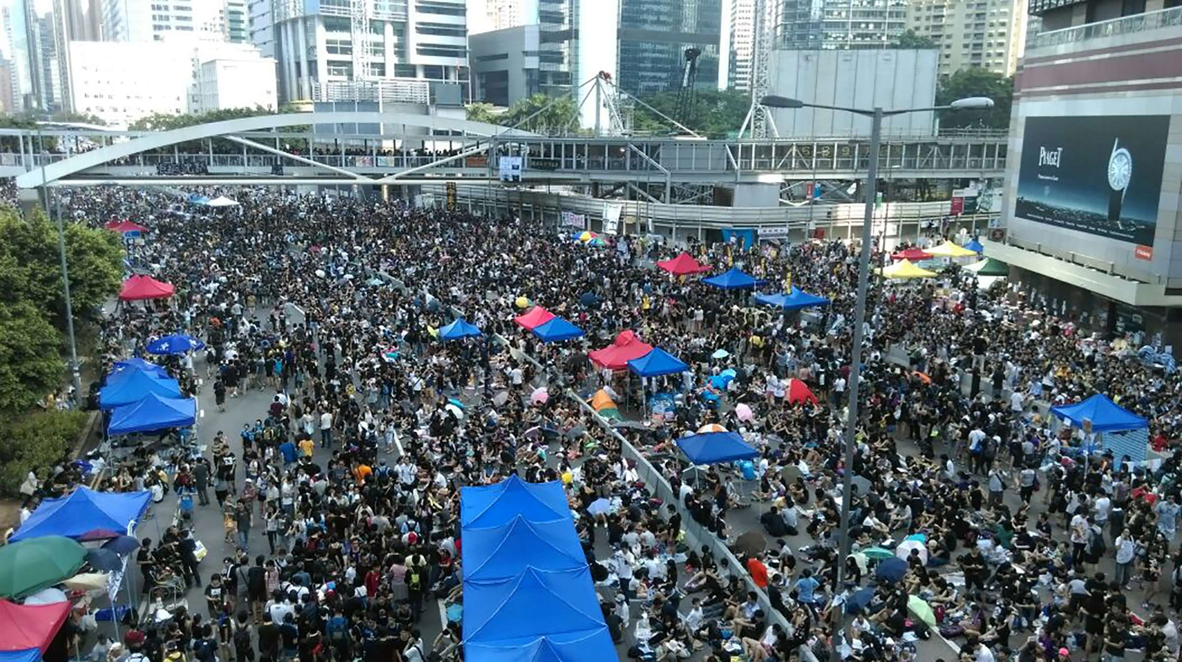 central, day, group of people, men, hong kong, street, transportation, protestor, protest, leisure activity, architecture, large group of people, crowd, HD Wallpaper
