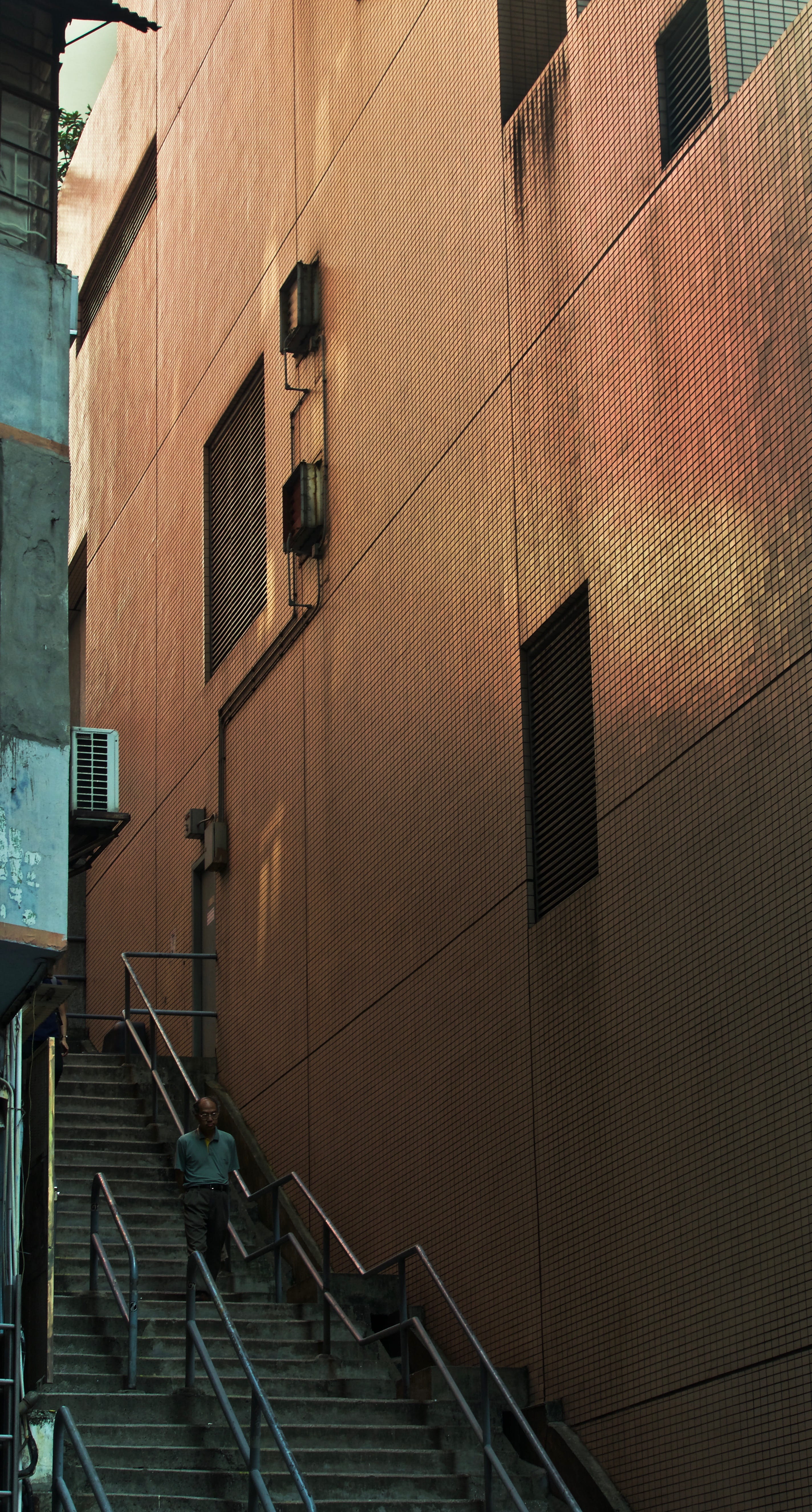 street, day, hong kong, outdoors, building, citylife, empty, nature, wall, central, built structure, 5K, window, apartment, staircase, stairway, reflection, Phone HD Wallpaper