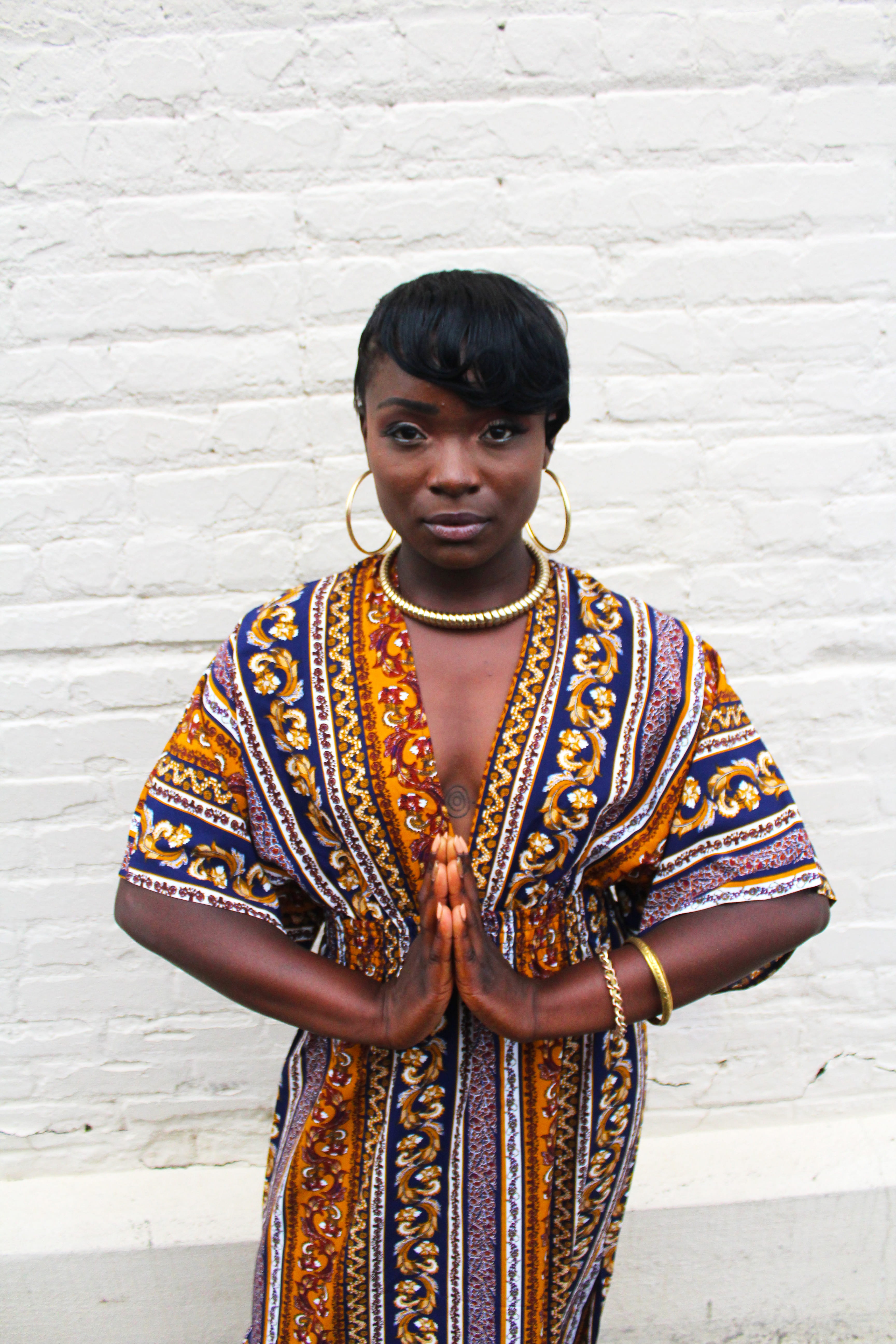 african, traditional clothing, american, goddess, minneapolis, wall - building feature, woman, hairstyle, black women, hoop, united states, uptown, together, Phone HD Wallpaper