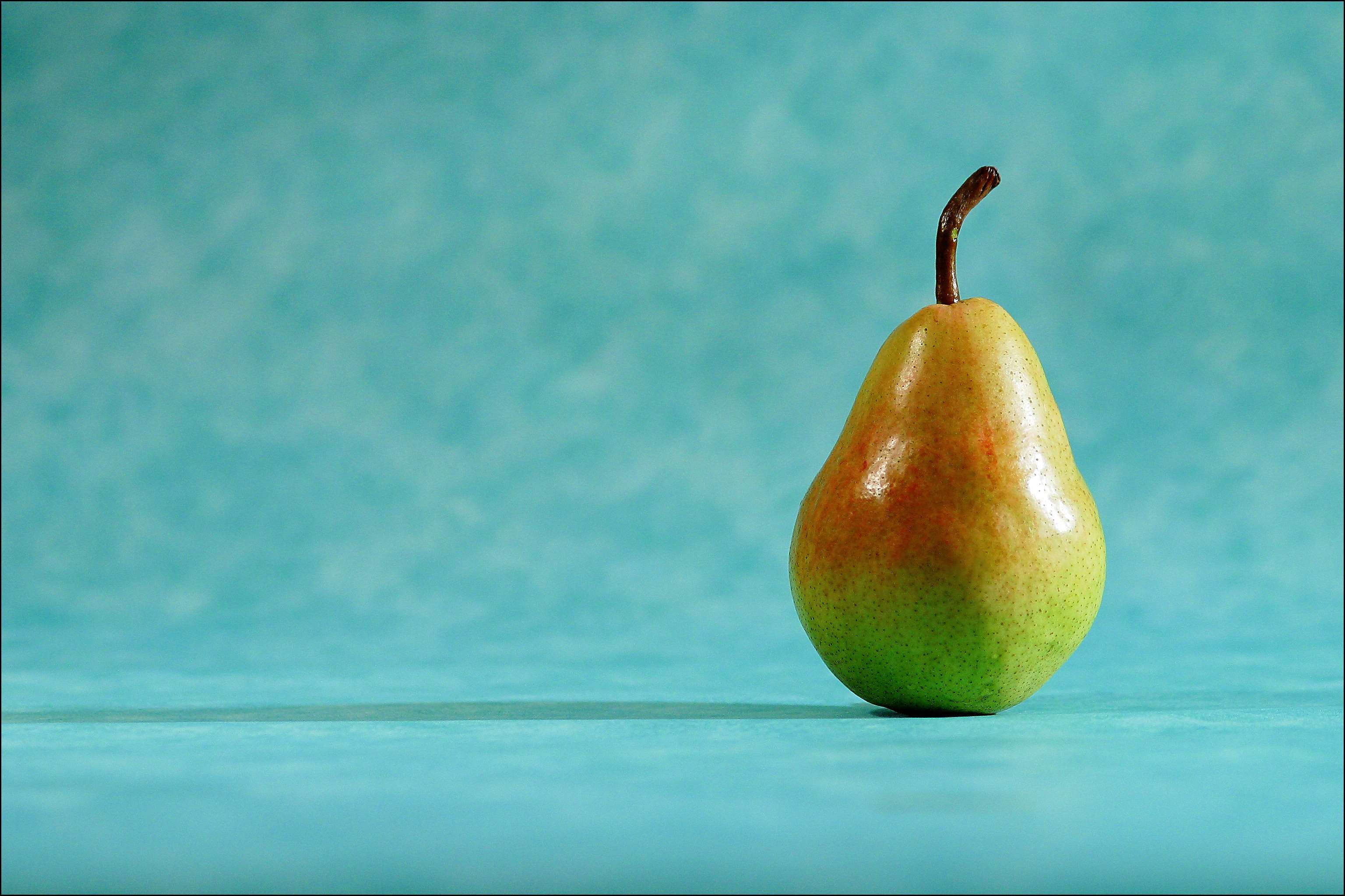 single object, fruit, selective, nutrition, simplicity, freshness, sweet, tasty, depth of field, aqua, no people, delicious, healthy eating, close-up, colored background, HD Wallpaper