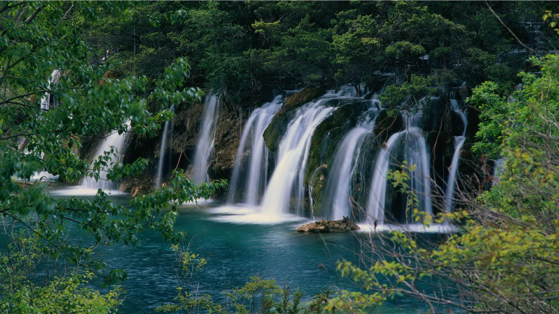 waterfalls, foam, leaves, stones, plitivice, white, croatia, widescreen, clear, nice, 1080P, plitvice, blue, water, HD Wallpaper