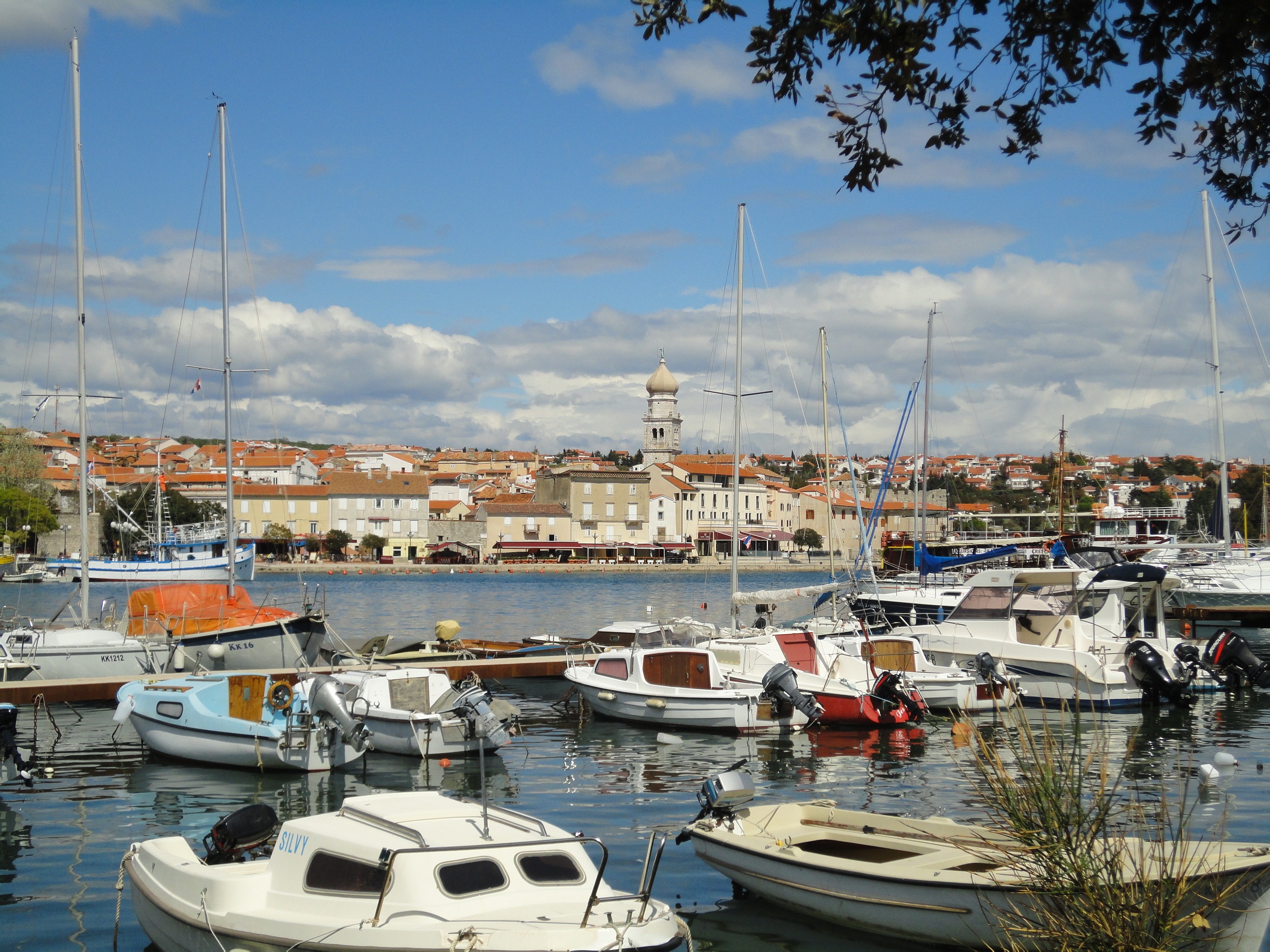 nature, mode of transportation, croatia, island of krk, port, water, ships, city, day, 2K, transportation, istria, no people, marina, port city, sky, building exterior, HD Wallpaper