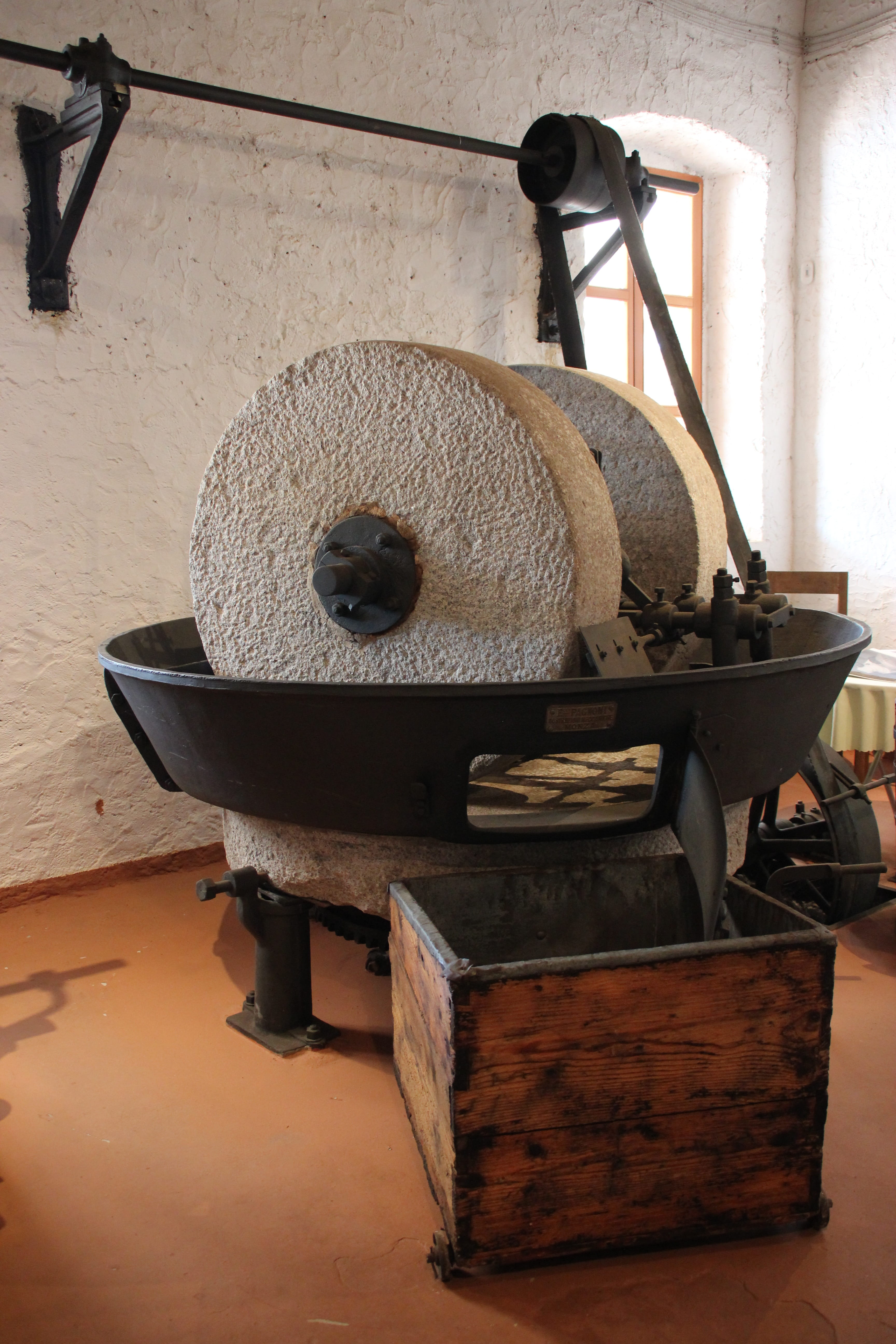 ancient, day, croatia, Olive Press, stone, mass - unit of measurement, wood - material, industry, millstone, Old, mediterranean, Oil, vintage, no people, Phone HD Wallpaper