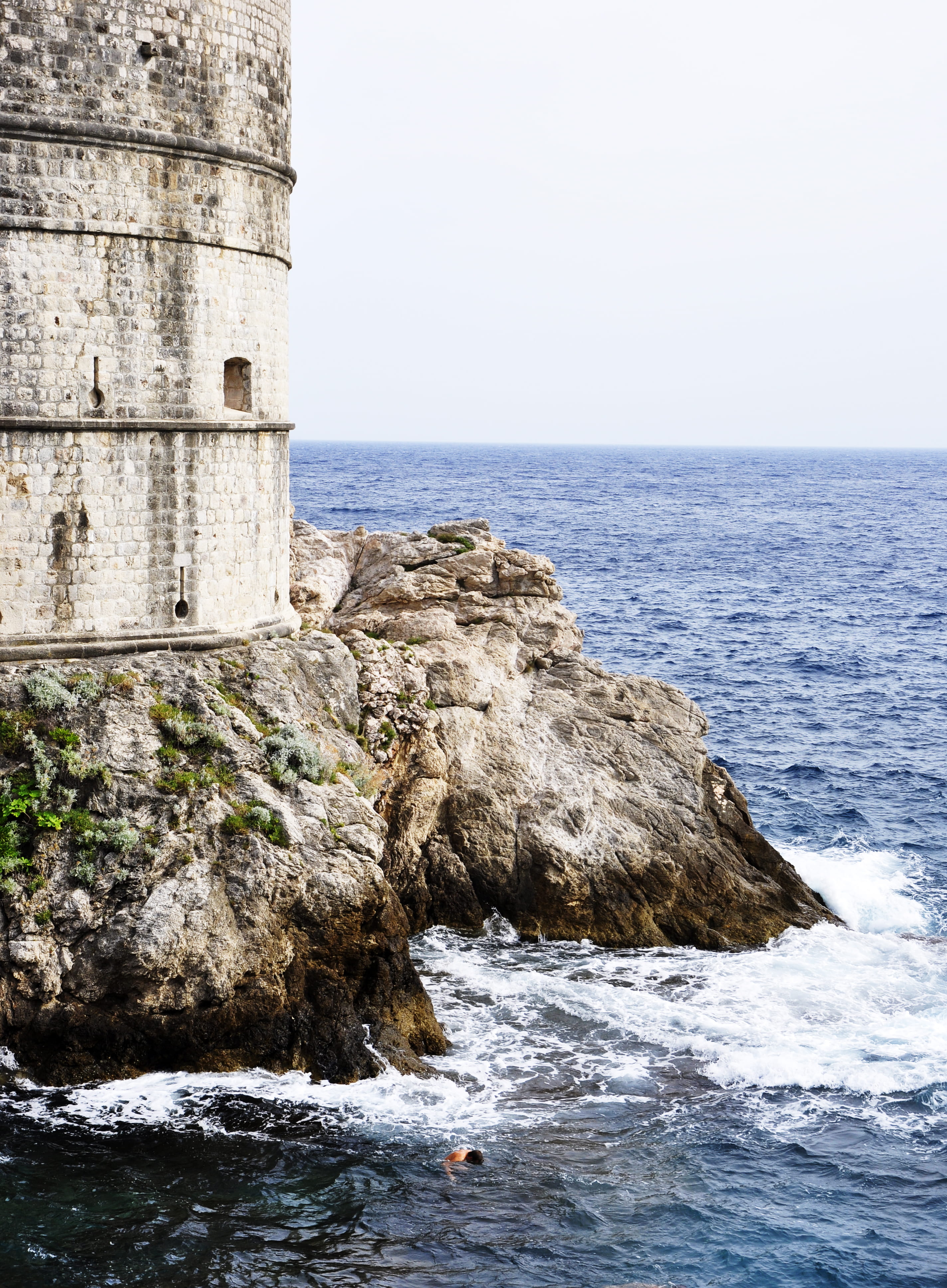 beauty in nature, walls, sky, rocks, day, built structure, clear sky, 4K, got, rock formation, sea, nature, horizon over water, croatia, game of thrones, Phone HD Wallpaper
