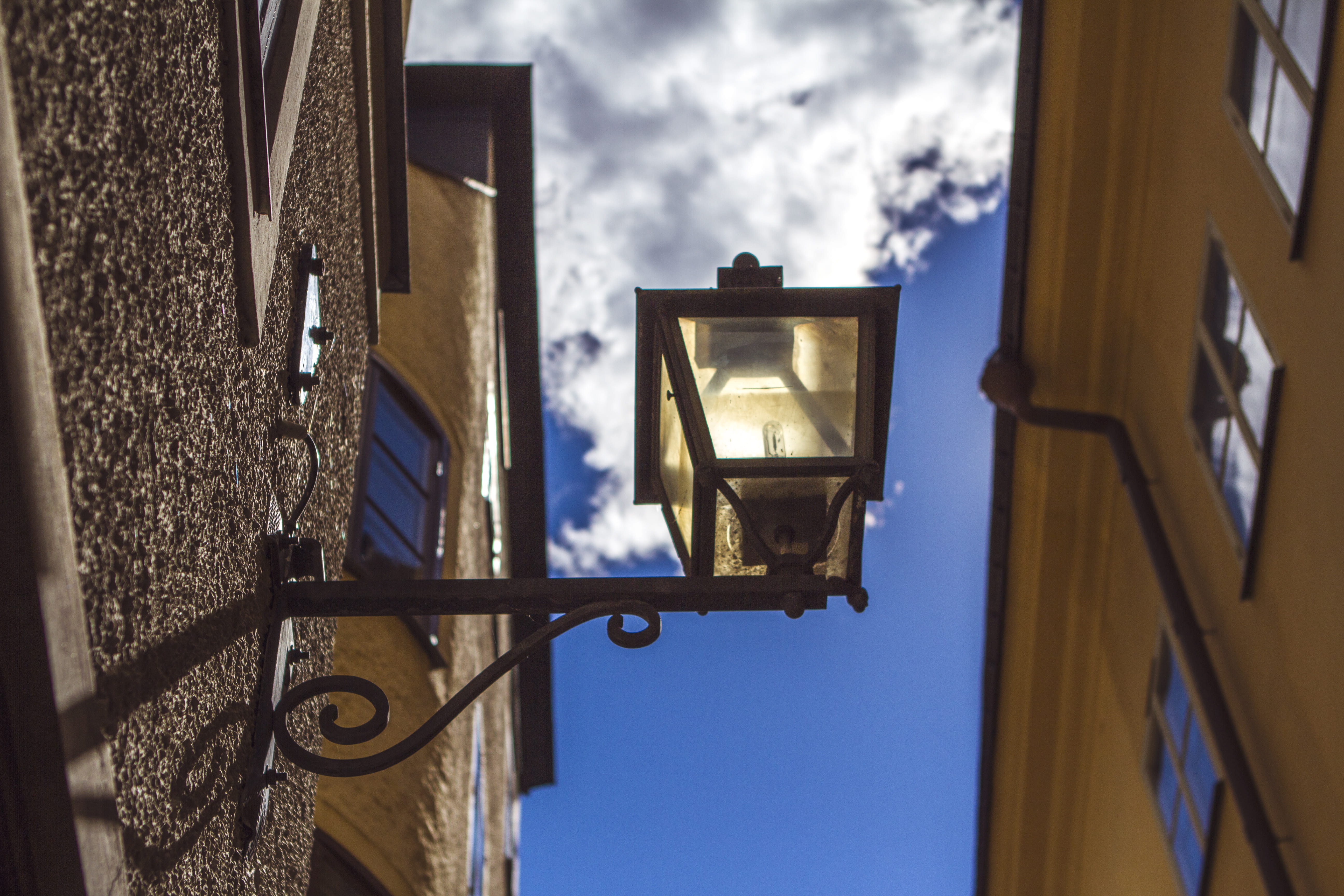 window, city lamp, nature, light, blue, house, glass - material, light fixture, buildings, illuminated, cloud - sky, swedden, metal, architecture, electric lamp, HD Wallpaper