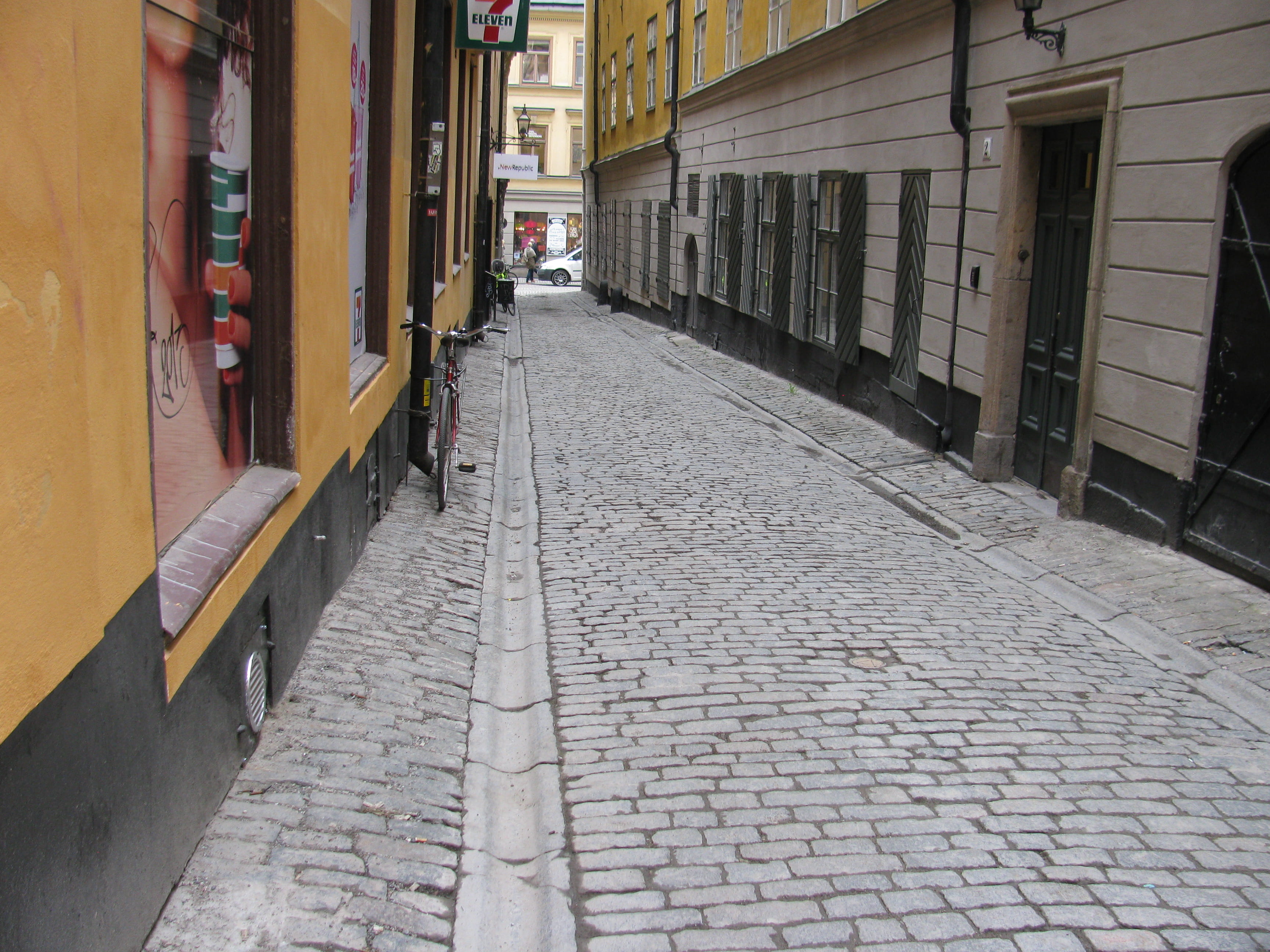 architecture, stockholm, outdoors, the way forward, residential district, mode of transportation, day, building exterior, built structure, alley, gamla stan, HD Wallpaper