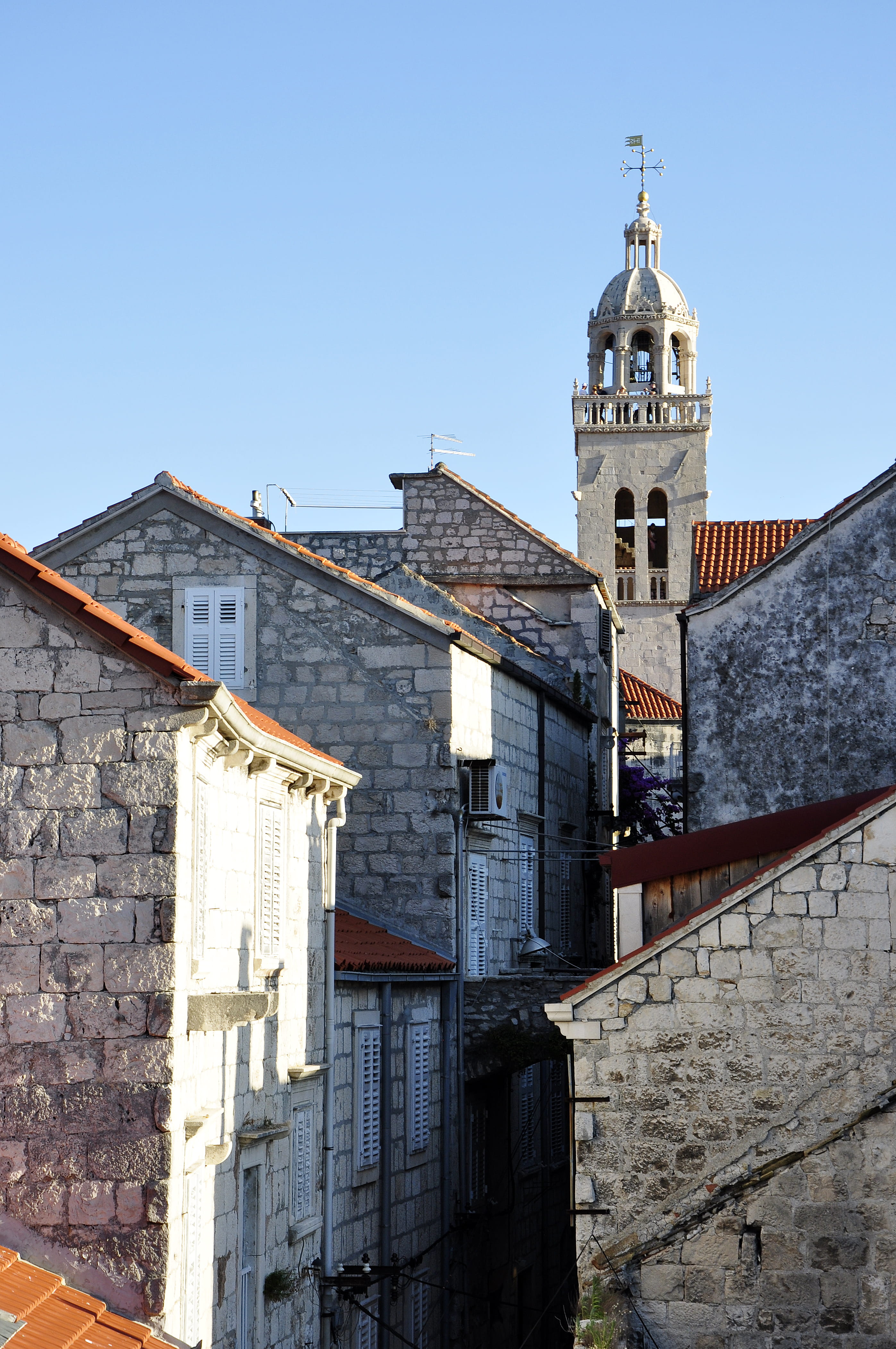 europe, clear sky, day, building, korcula old town, blue, island, building exterior, low angle view, summer, city, old, croatia, nature, place of worship, Phone HD Wallpaper