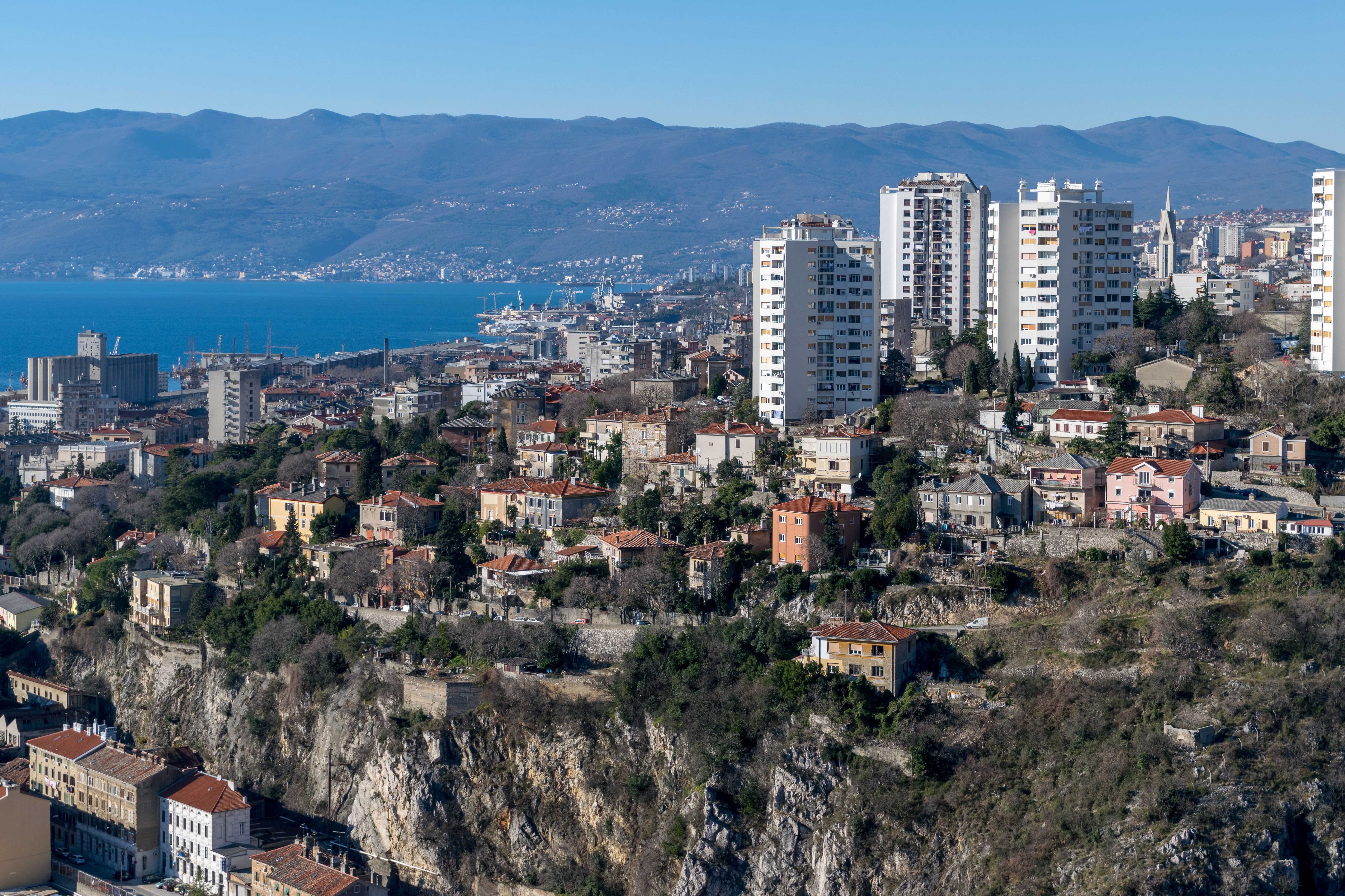 city life, building exterior, built structure, day, residential district, mountain, croatia, apartment, architecture, sky, city, building, water, rijeka, HD Wallpaper
