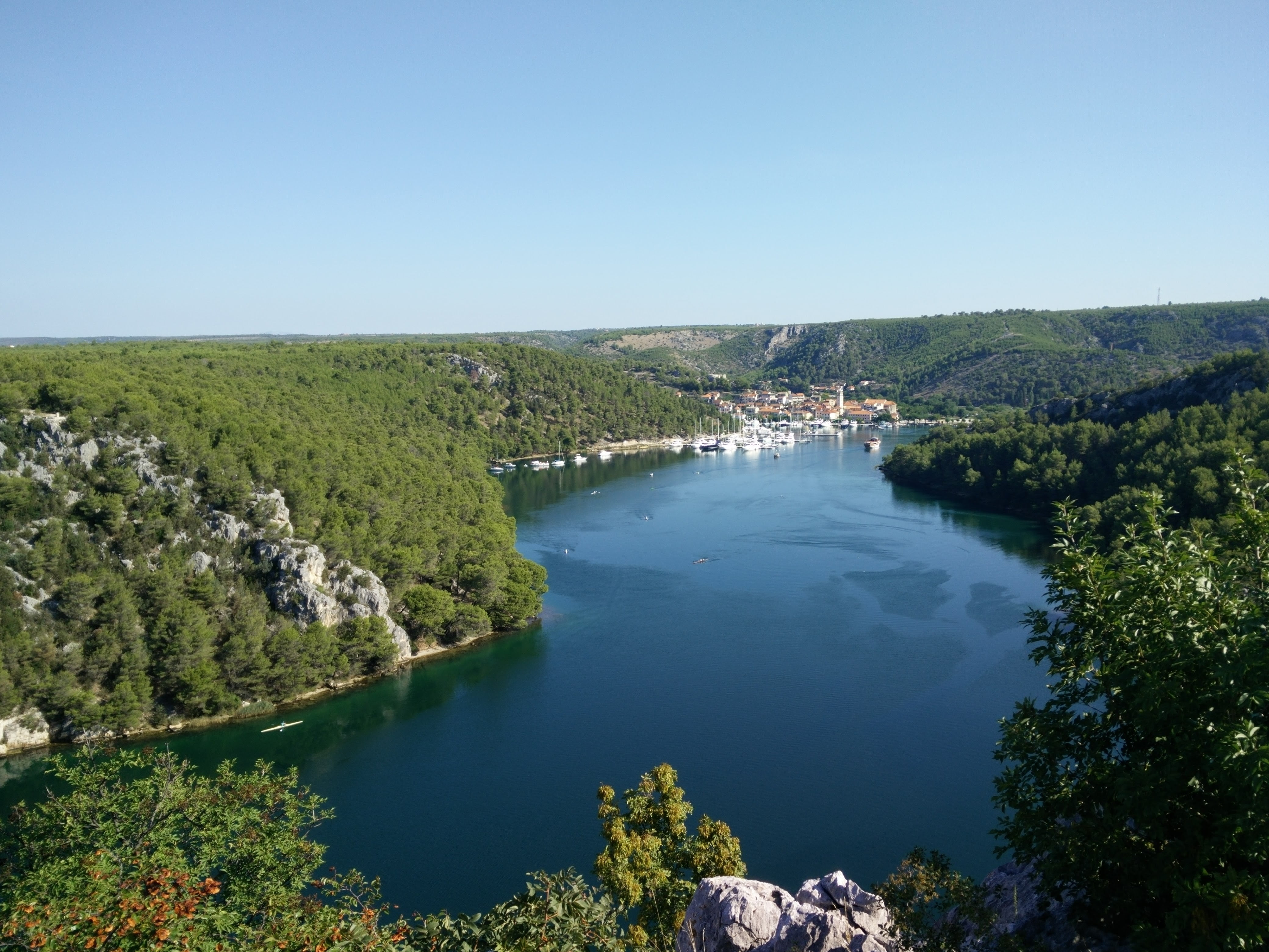 croatia, tranquil scene, clear sky, day, land, environment, tranquility, outdoors, high angle view, 4K, green color, sky, tree, river krka, city skradin, HD Wallpaper