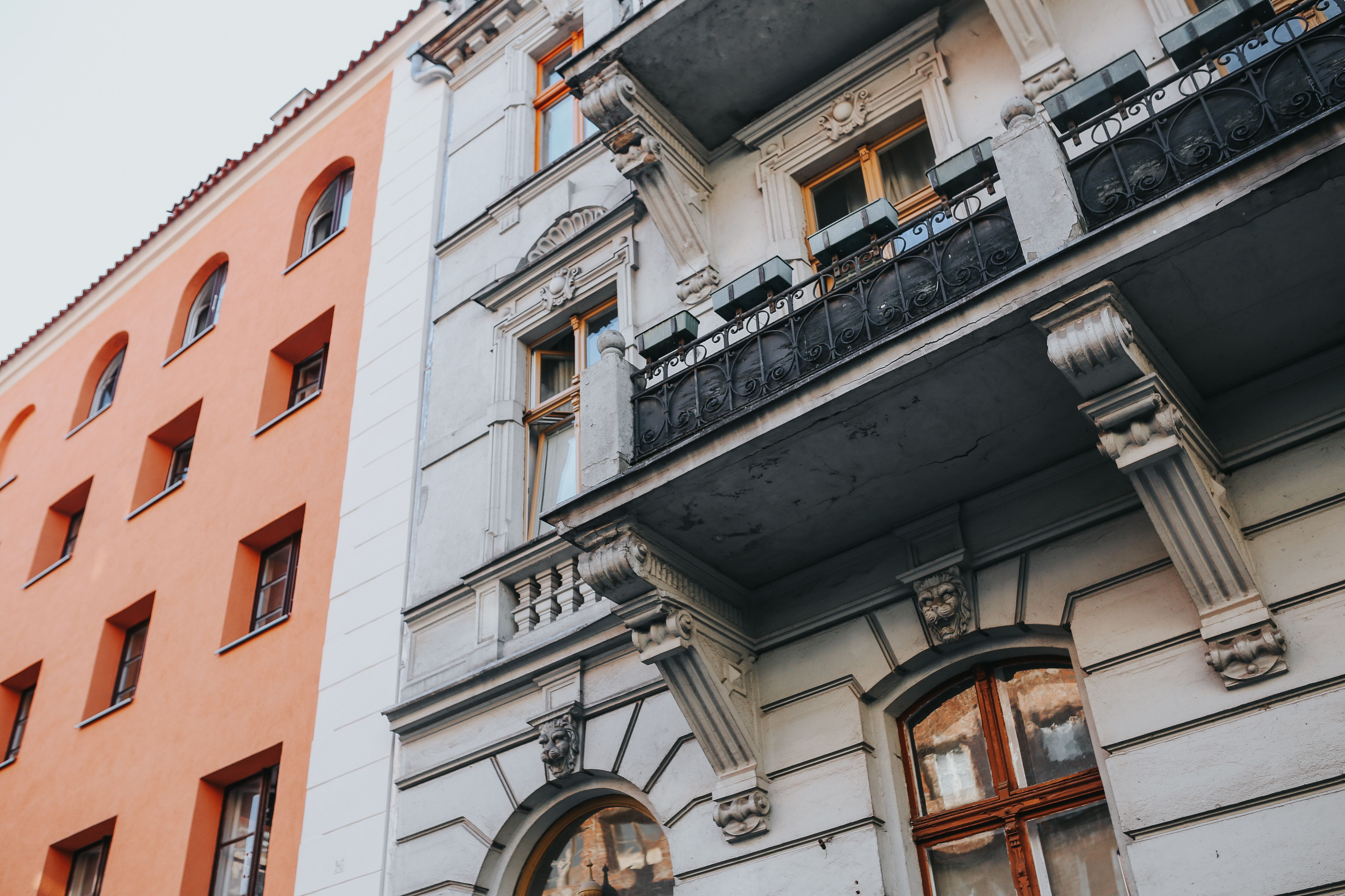 day, old, city, urban, outdoors, window, facade, balcony, built Structure, residential district, europe, clock, urban Scene, Buildings, architecture, lighting equipment, HD Wallpaper