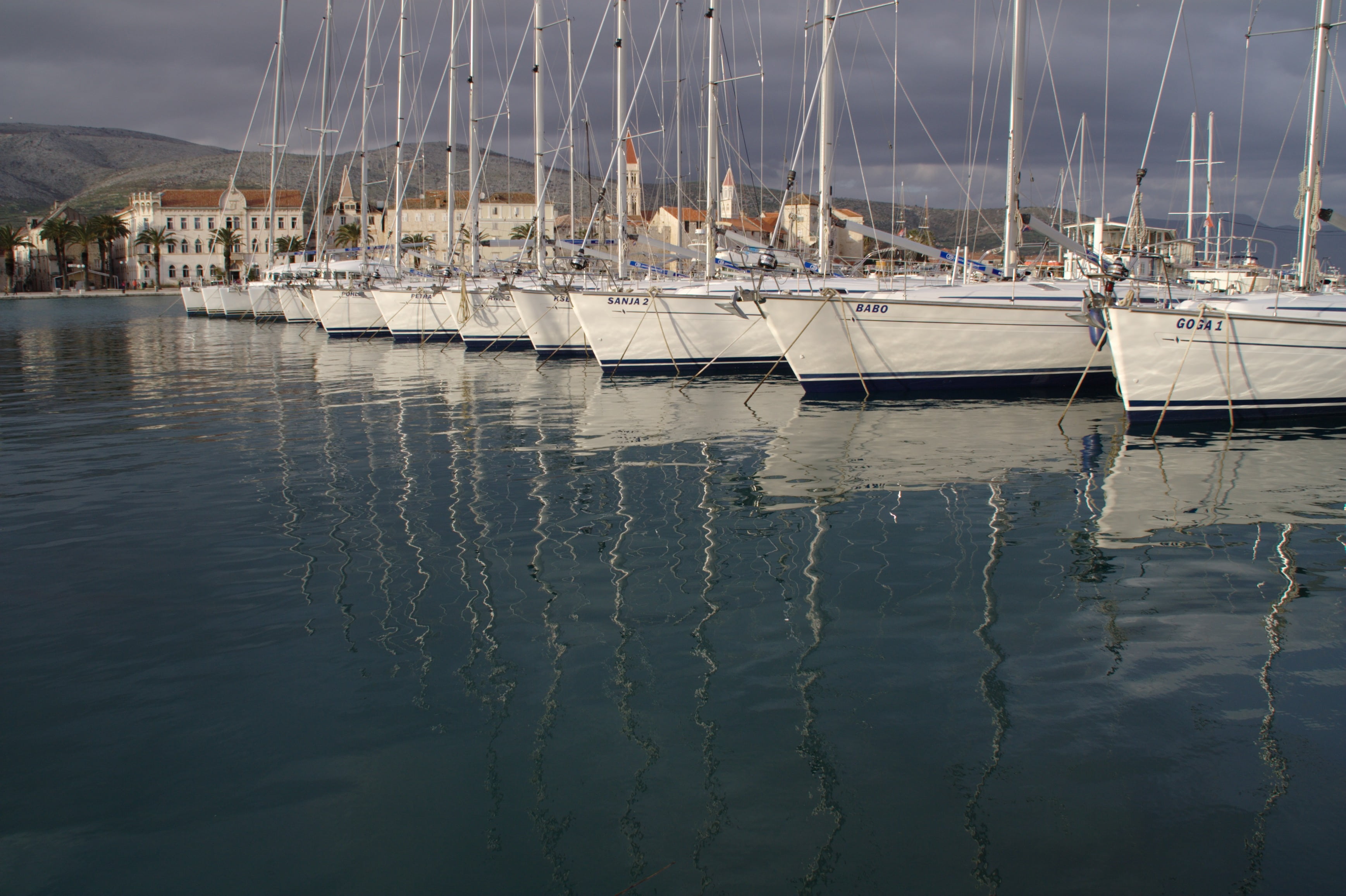 marina, transportation, mast, reflection, yacht, outdoors, sky, 2K, pole, water, harbor, trogir, day, mode of transportation, sailboat, moored, dalmatia, HD Wallpaper