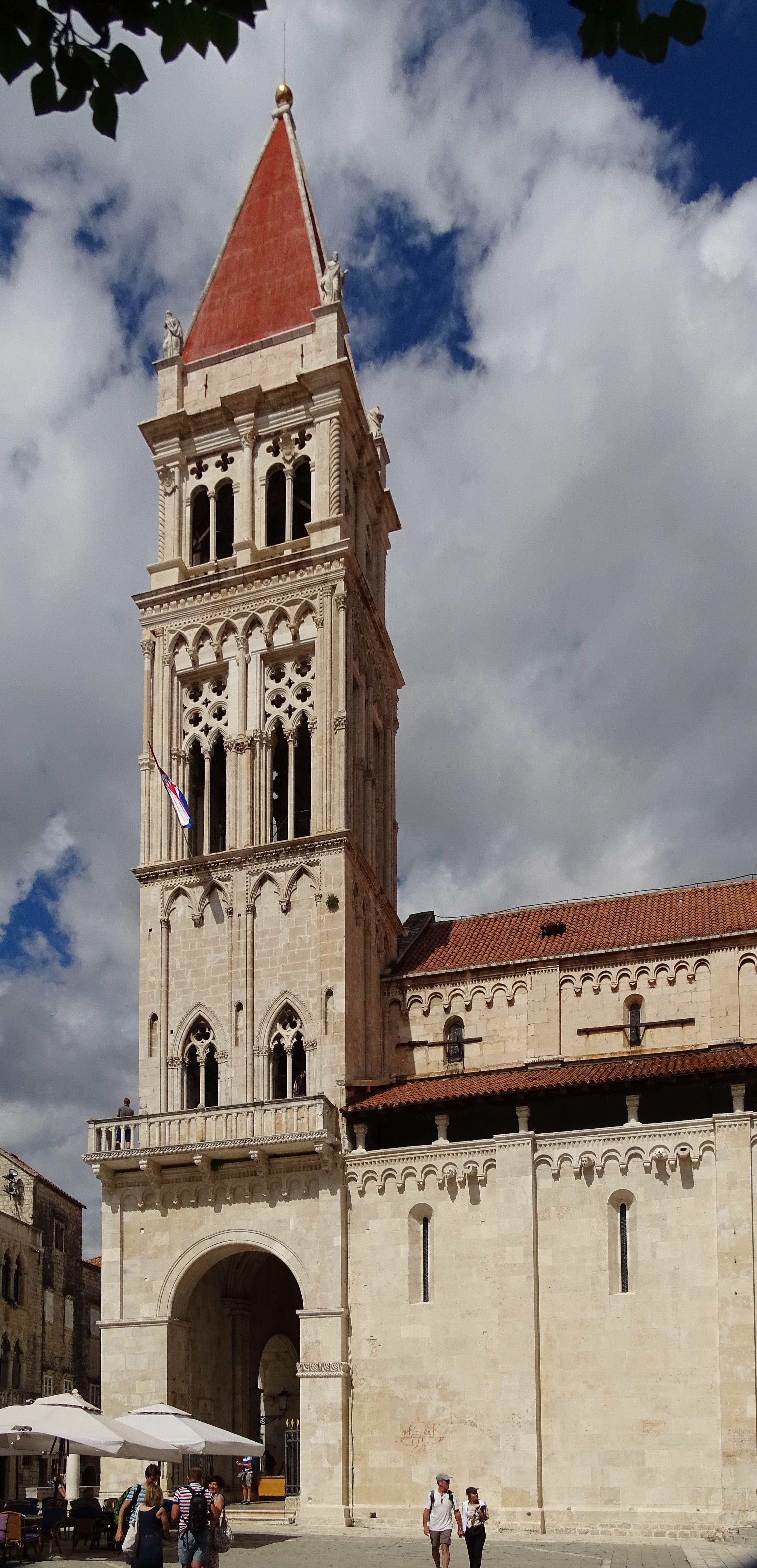 Unesco, building exterior, built structure, nature, place of worship, clock, city, Trogir, Church, architecture, building, the past, group of people, tower, Phone HD Wallpaper