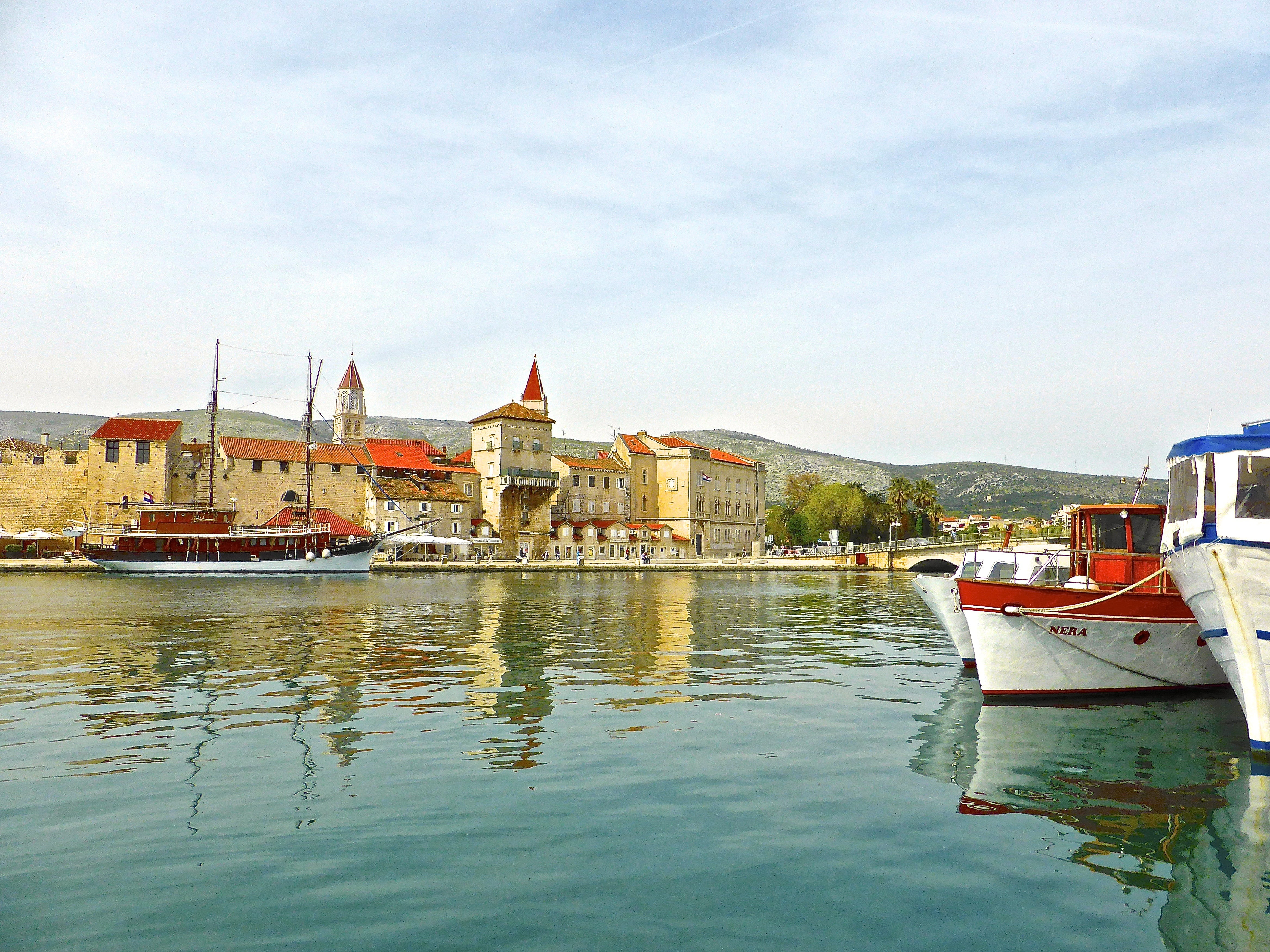 building exterior, no people, moored, transportation, aqua, boats, sky, outdoors, day, nautical vessel, liquid, reflections, croatia, river, seaside, mode of transportation, HD Wallpaper