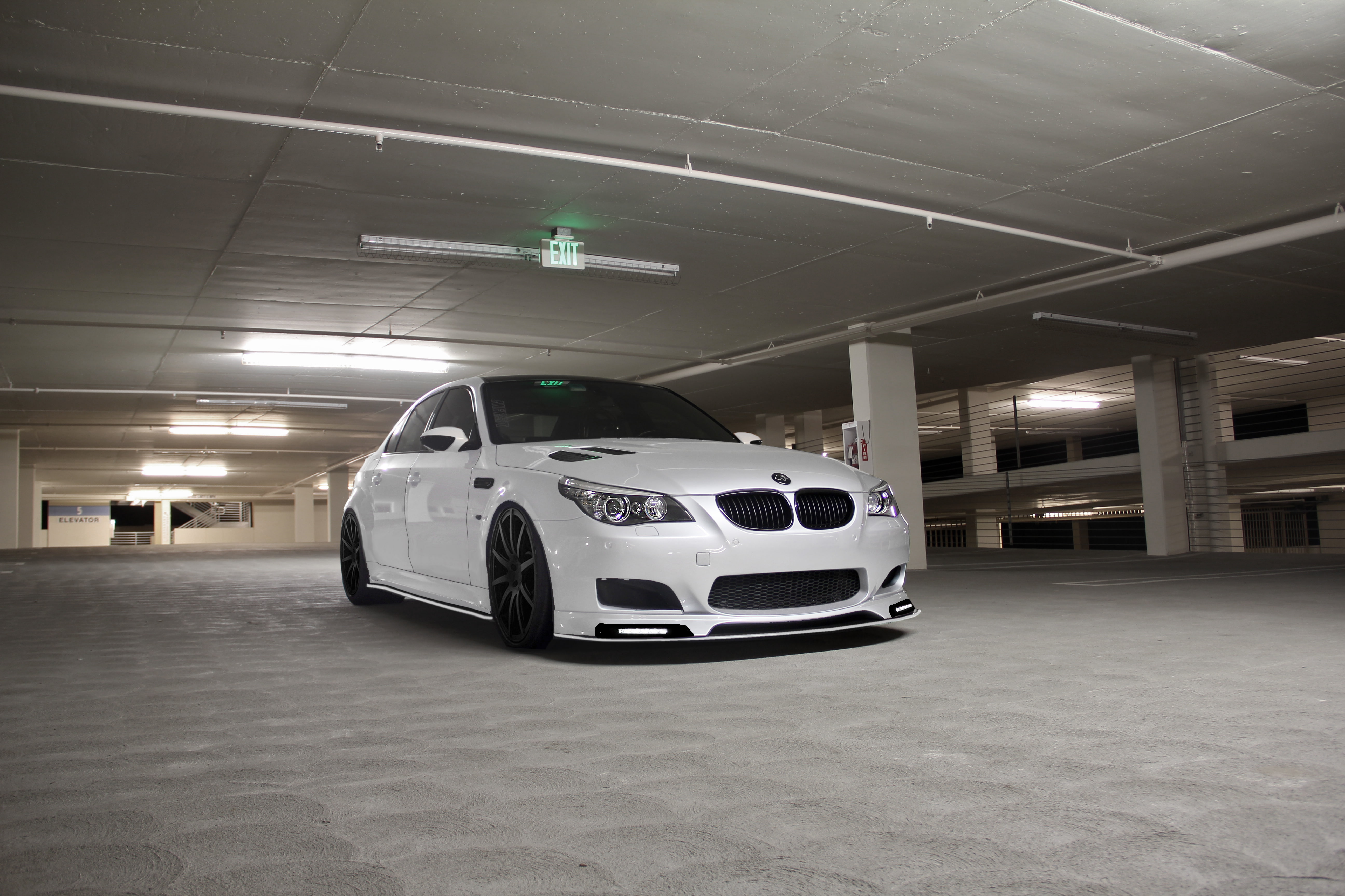 speed, e60, white, garage, technology, car, transportation, germany, no People, mode of transportation, stationary, land Vehicle, new, illuminated, architecture, HD Wallpaper