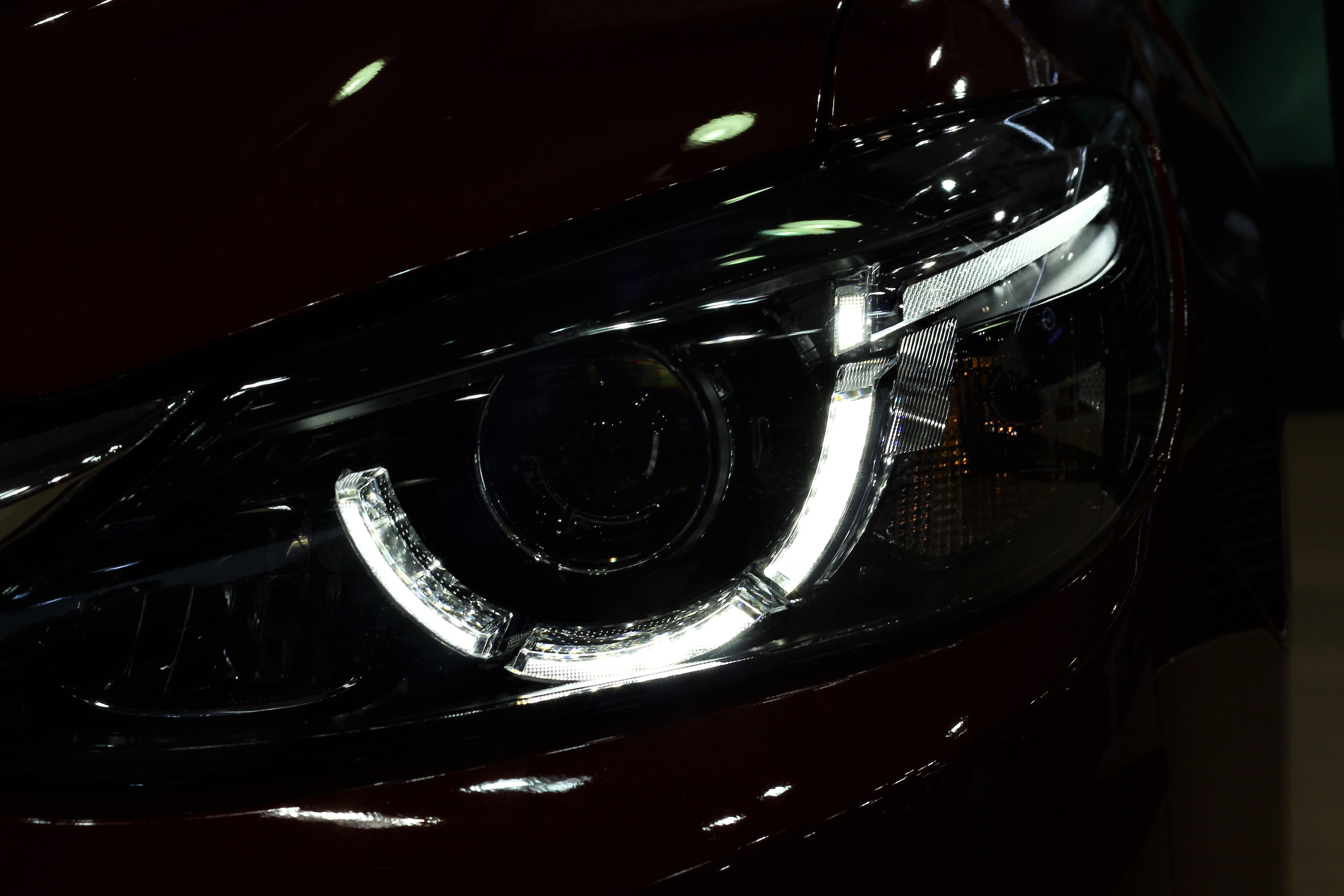 high angle view, power, indoors, shiny, 5K, auto show zagreb 2018, motor vehicle, reflection, glass - material, public show, luxury, no people, mazda 6, HD Wallpaper